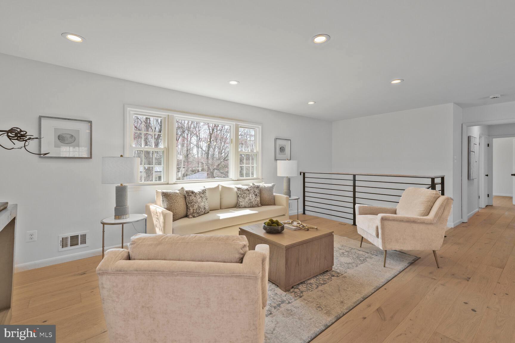 ROLLING VALLEY - Residential