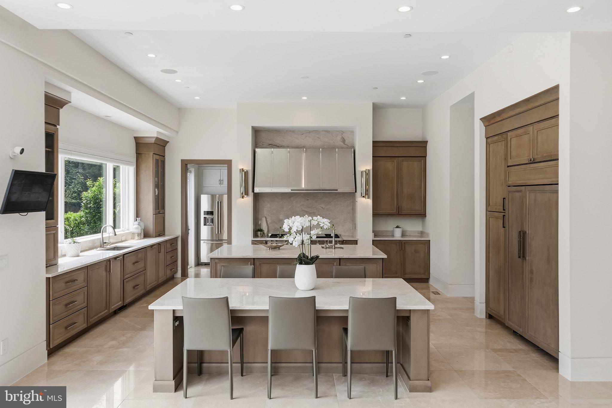 POTOMAC OUTSIDE - Residential
