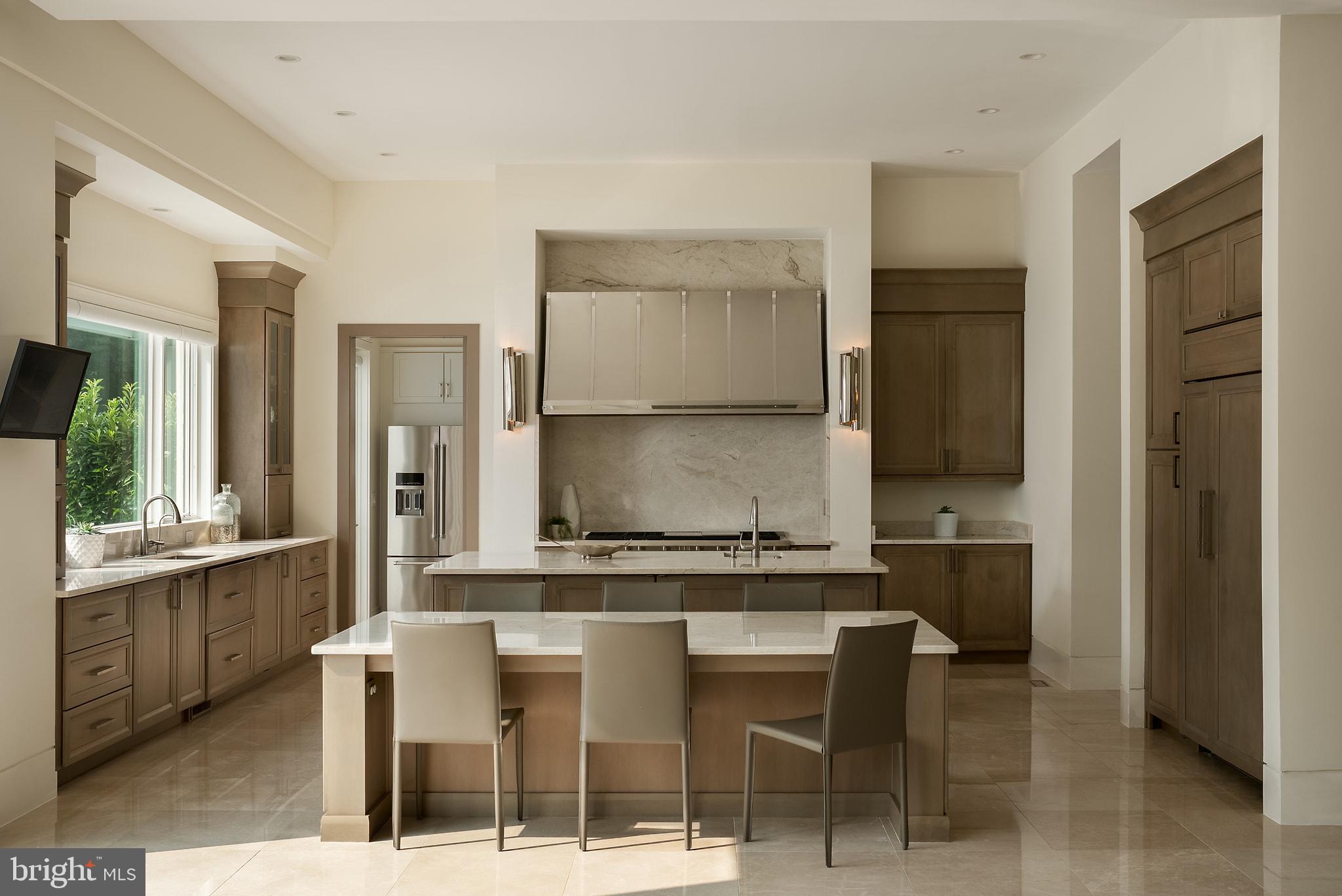 POTOMAC OUTSIDE - Residential