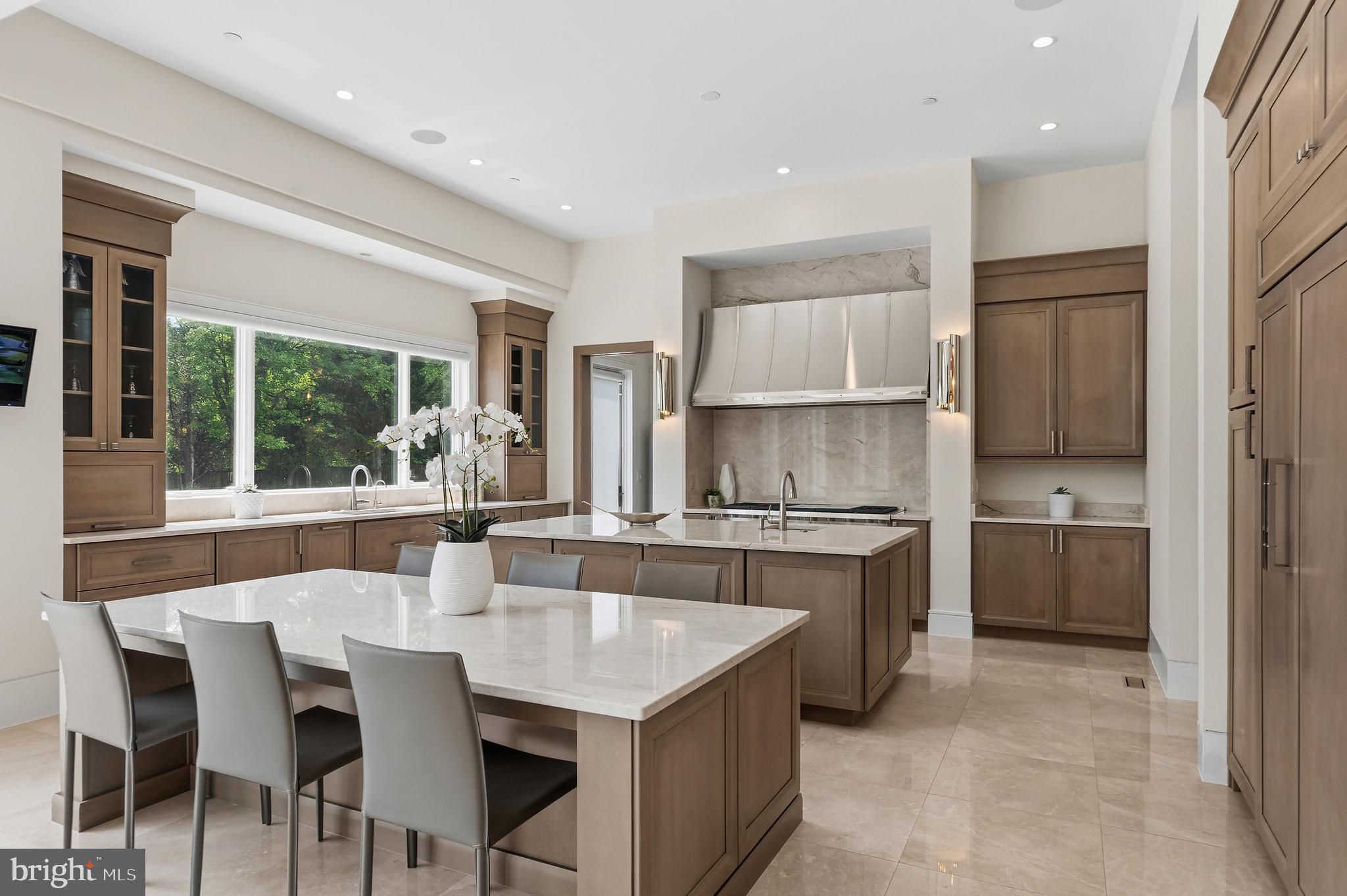 POTOMAC OUTSIDE - Residential