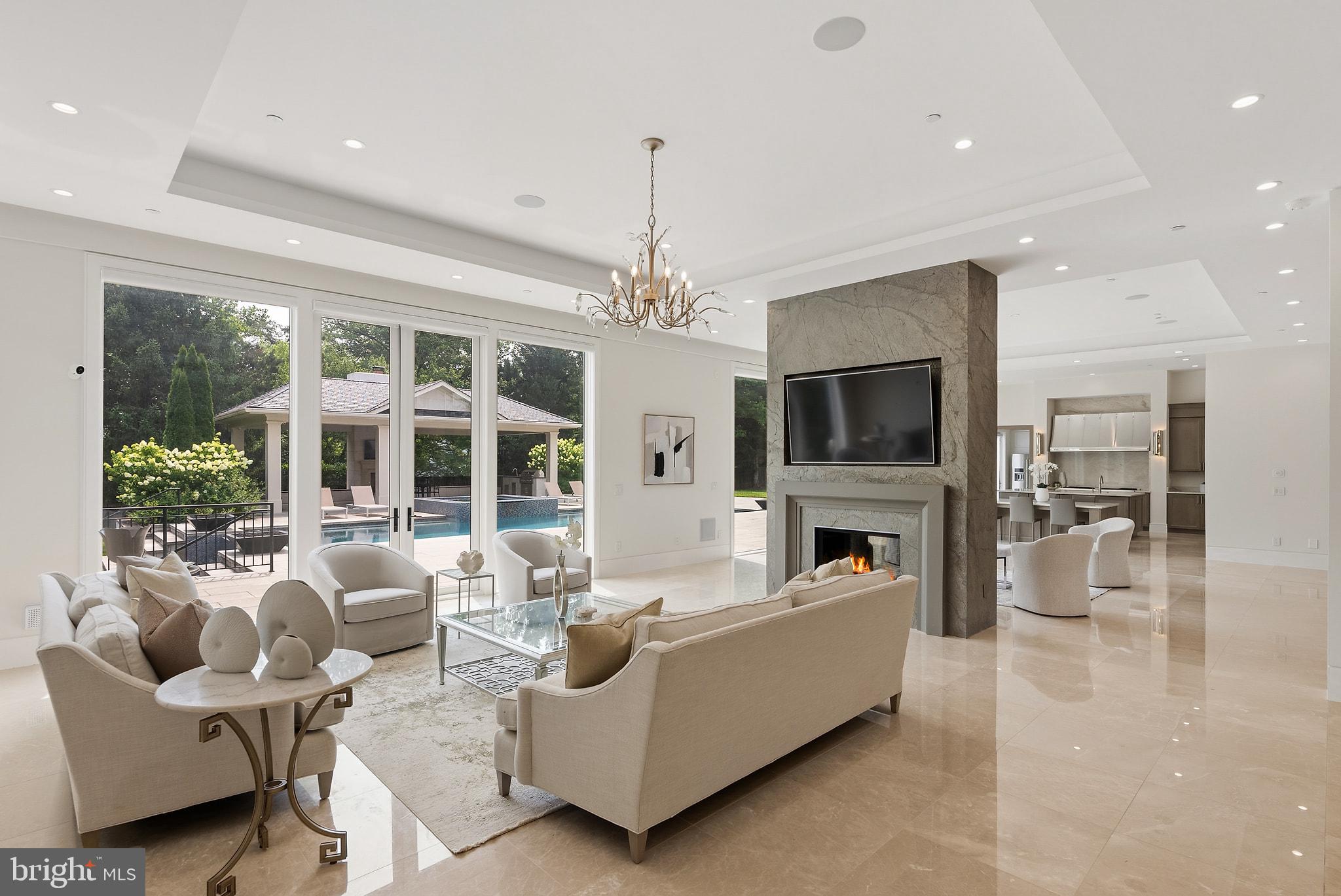 POTOMAC OUTSIDE - Residential