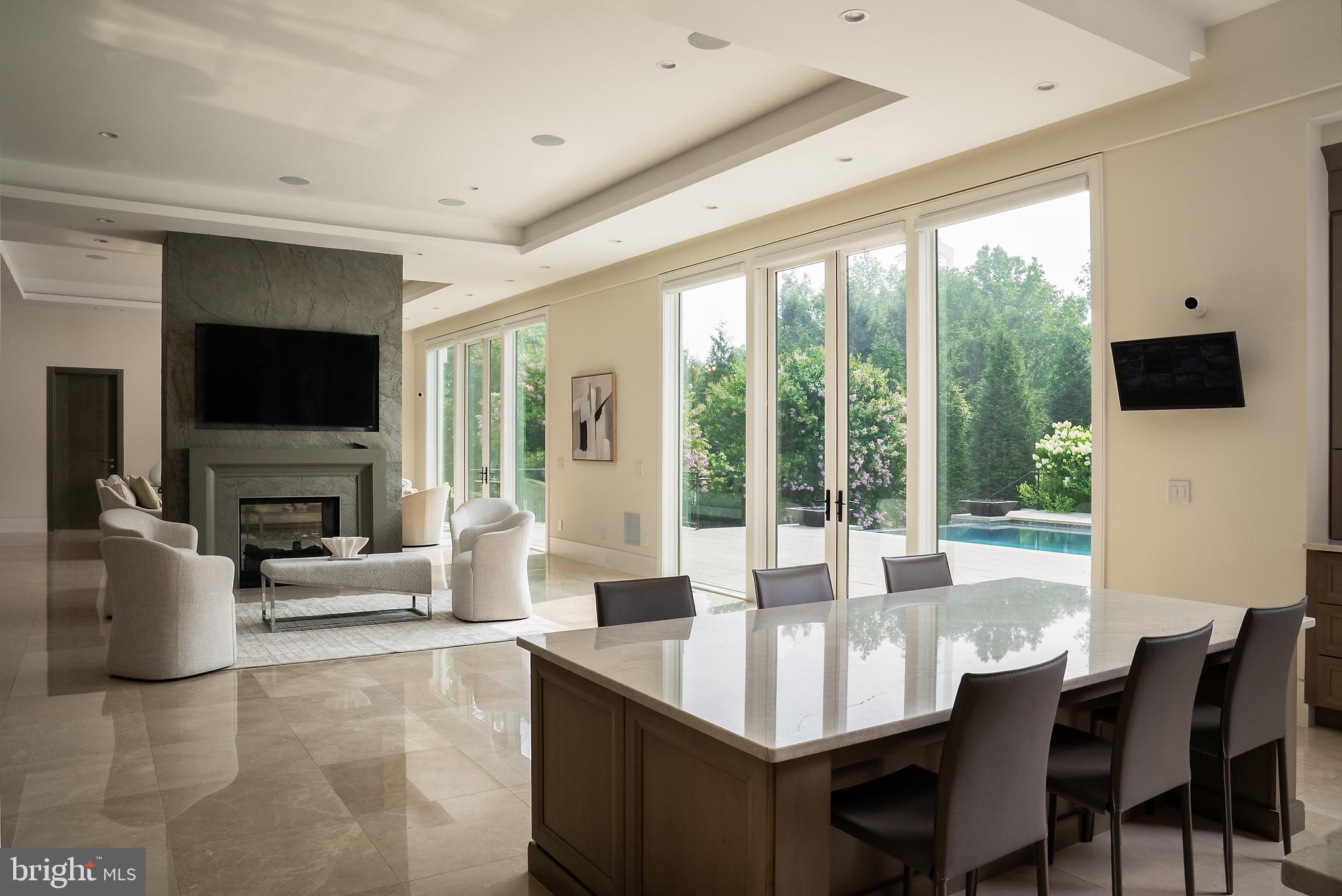 POTOMAC OUTSIDE - Residential