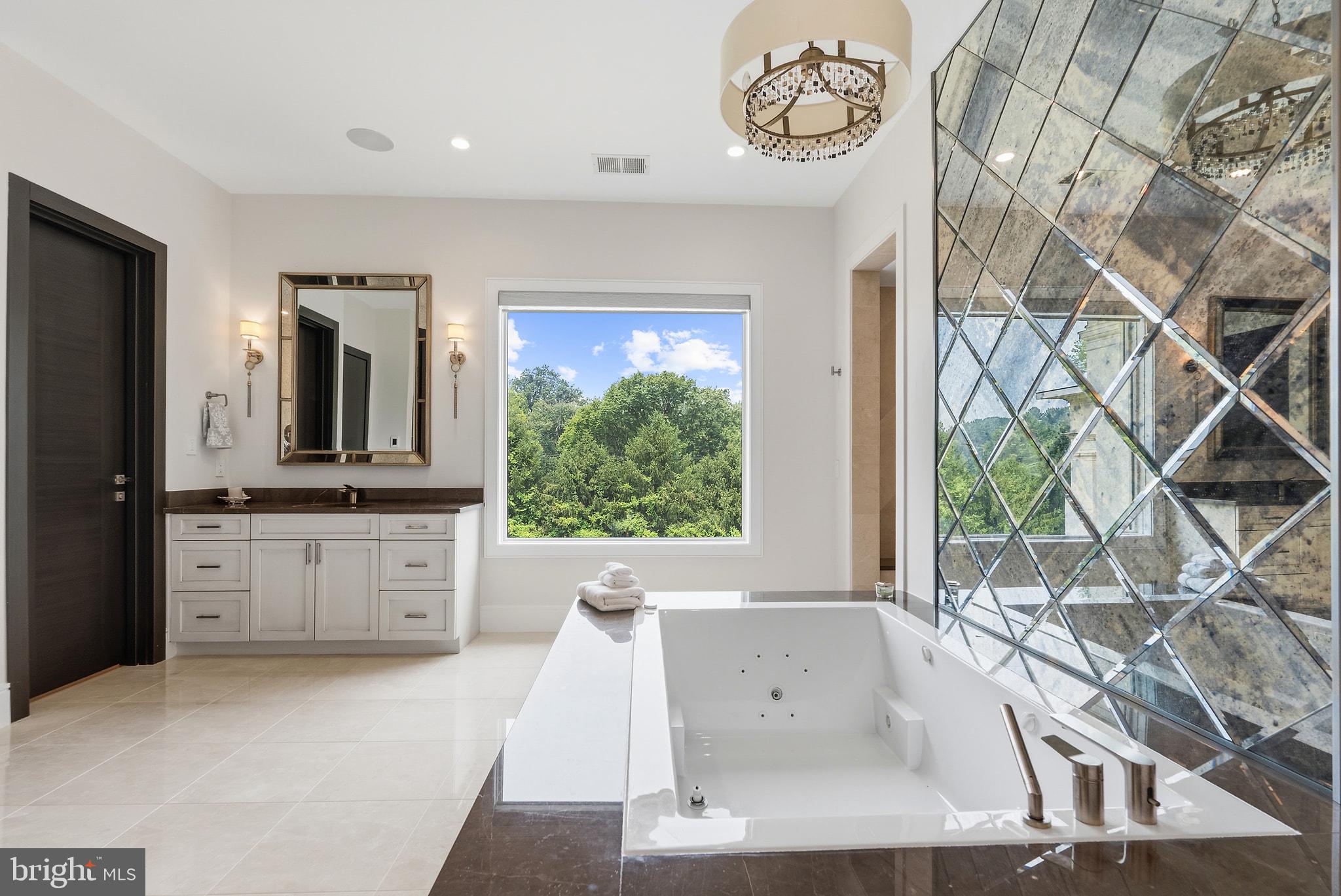 POTOMAC OUTSIDE - Residential