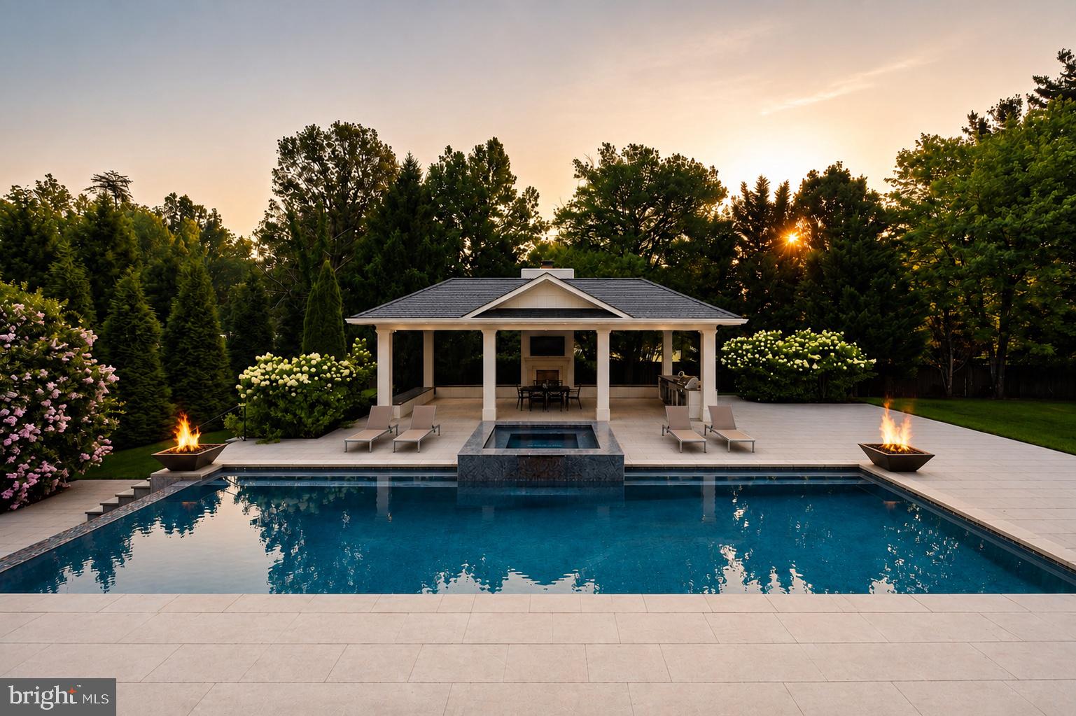 POTOMAC OUTSIDE - Residential
