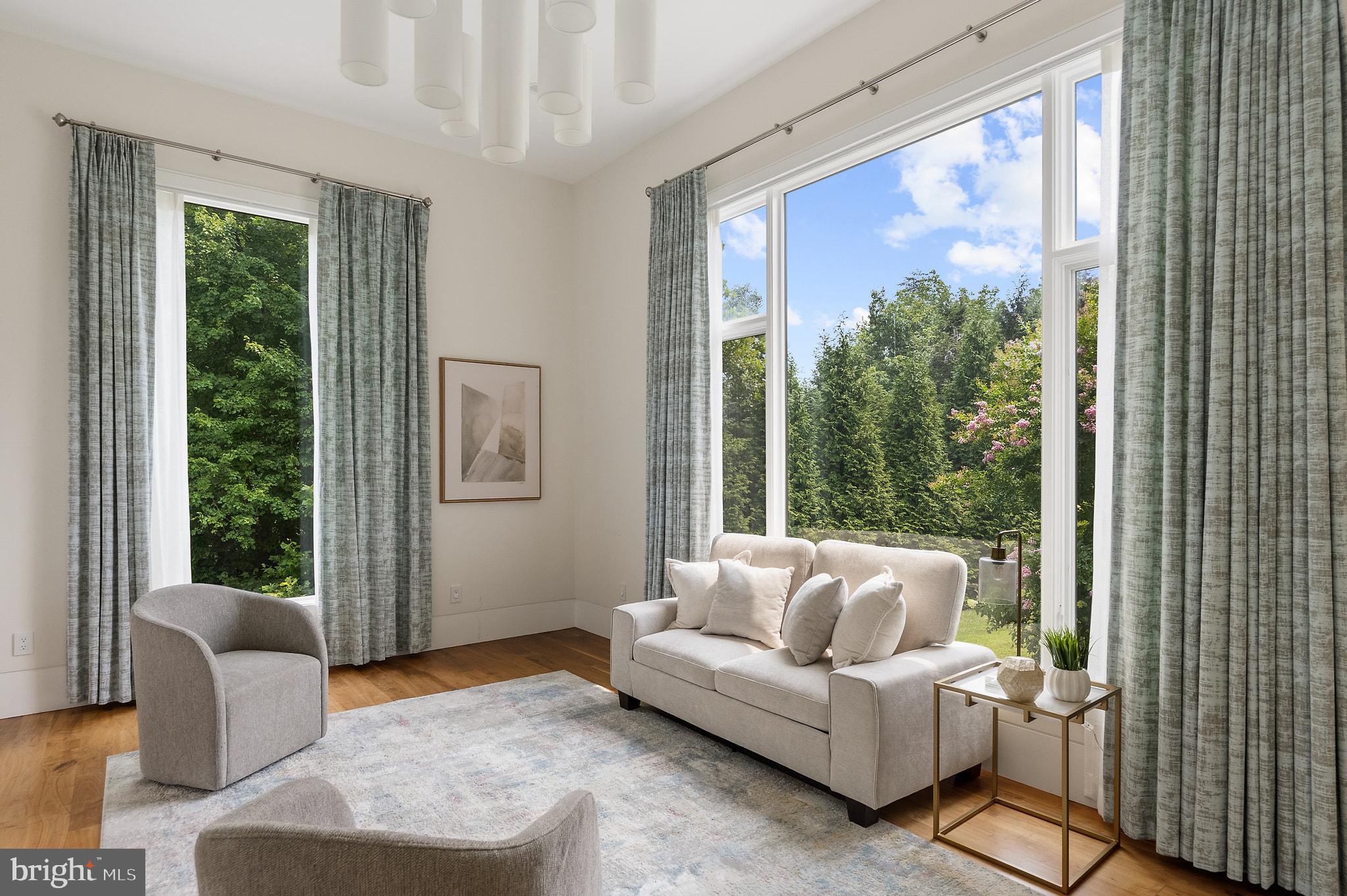 POTOMAC OUTSIDE - Residential