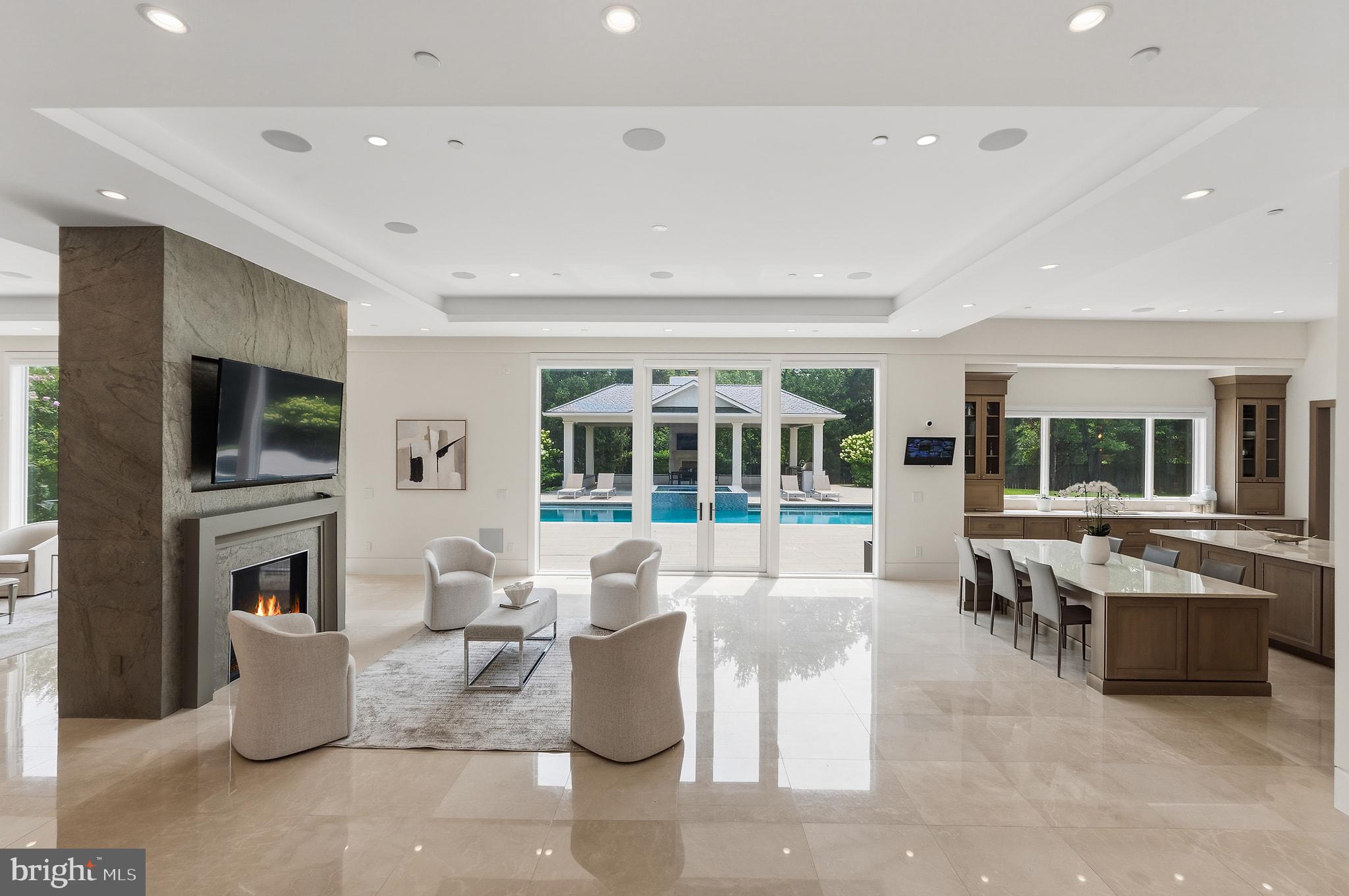 POTOMAC OUTSIDE - Residential