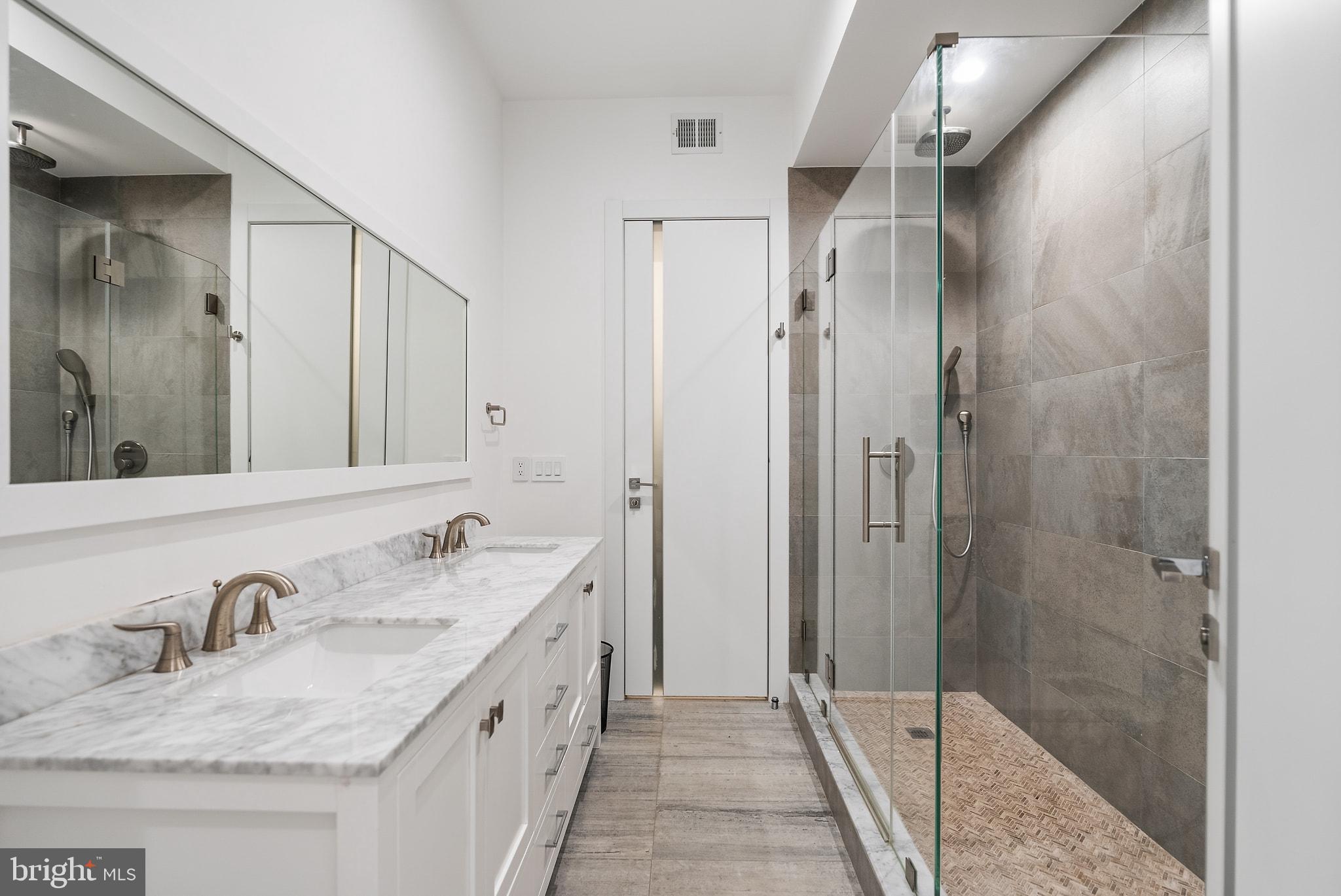 POTOMAC OUTSIDE - Residential