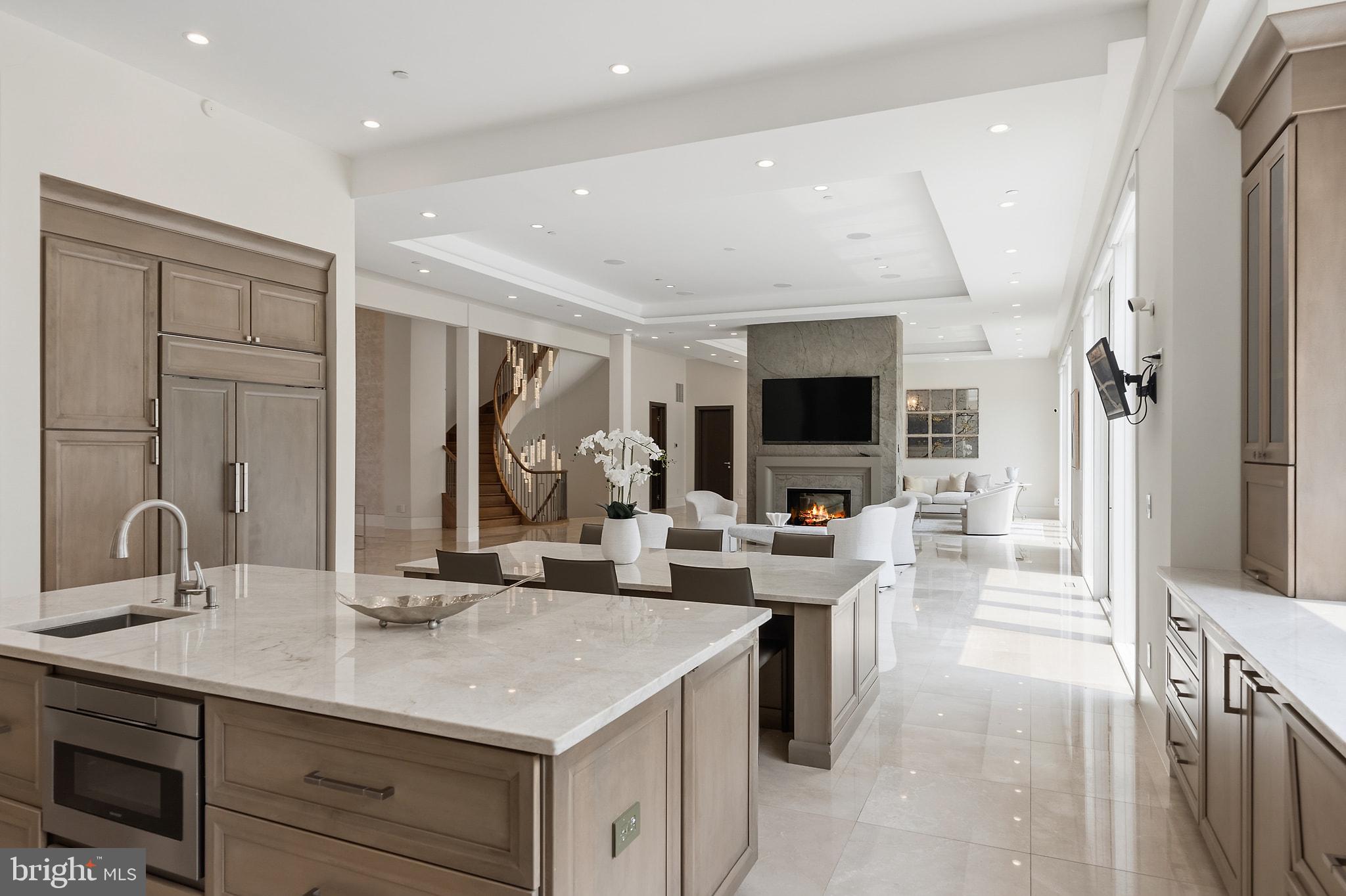 POTOMAC OUTSIDE - Residential
