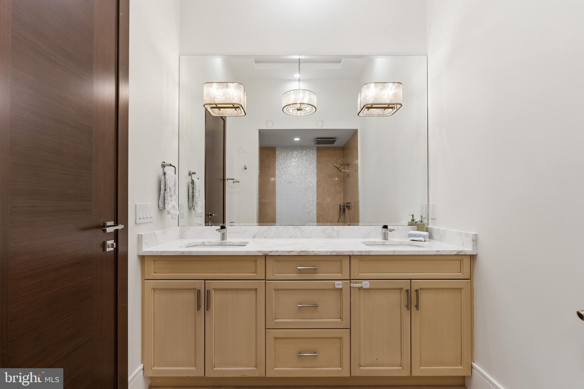 POTOMAC OUTSIDE - Residential