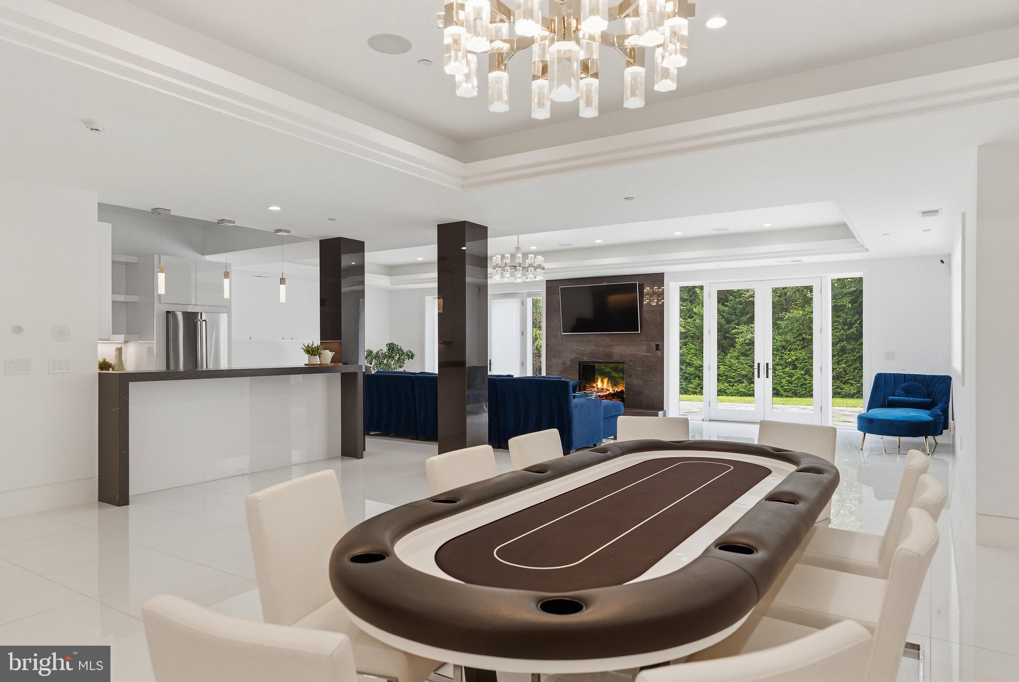 POTOMAC OUTSIDE - Residential