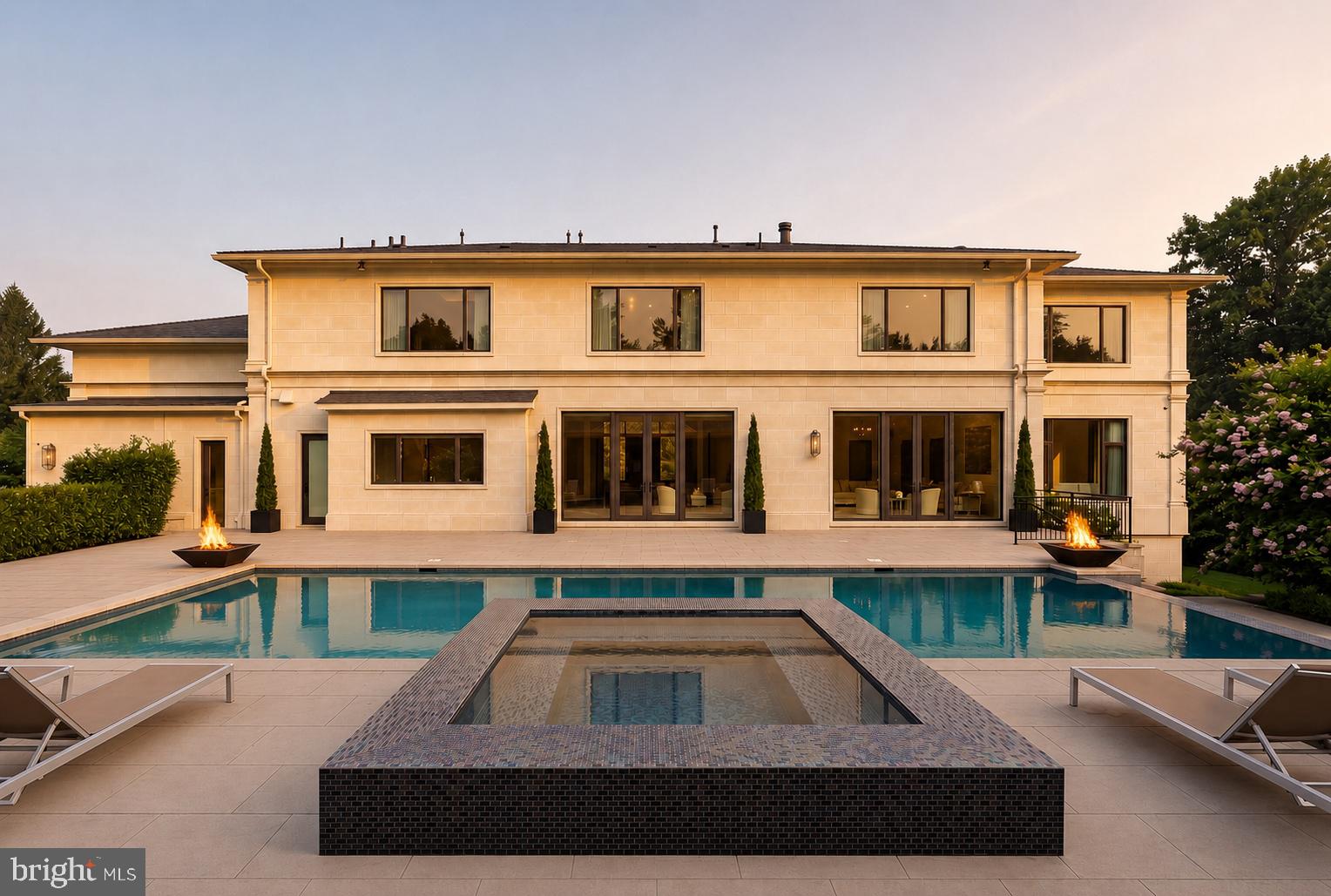 POTOMAC OUTSIDE - Residential