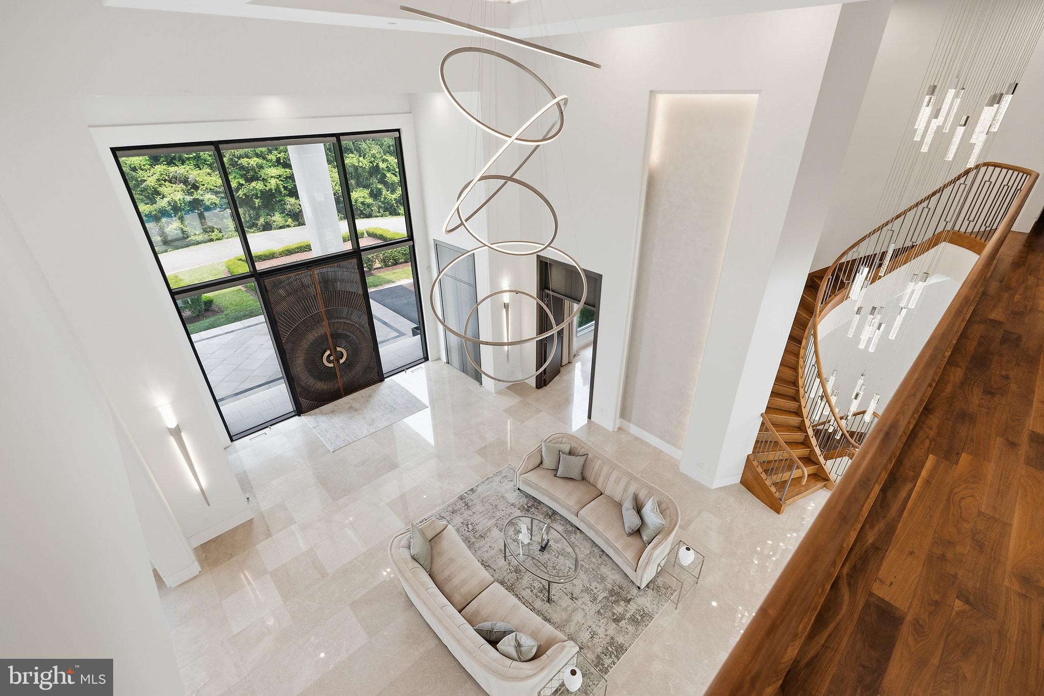 POTOMAC OUTSIDE - Residential