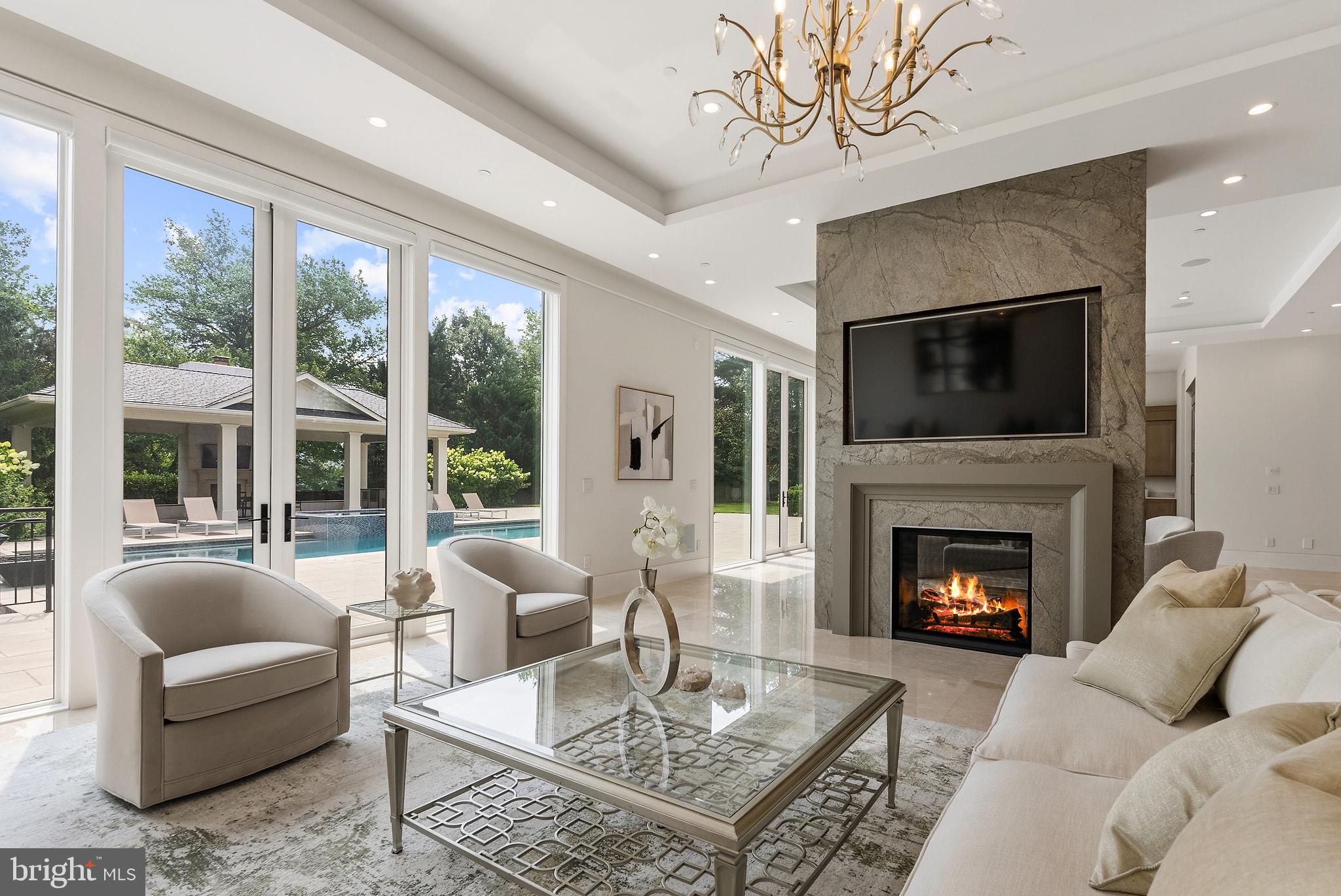 POTOMAC OUTSIDE - Residential