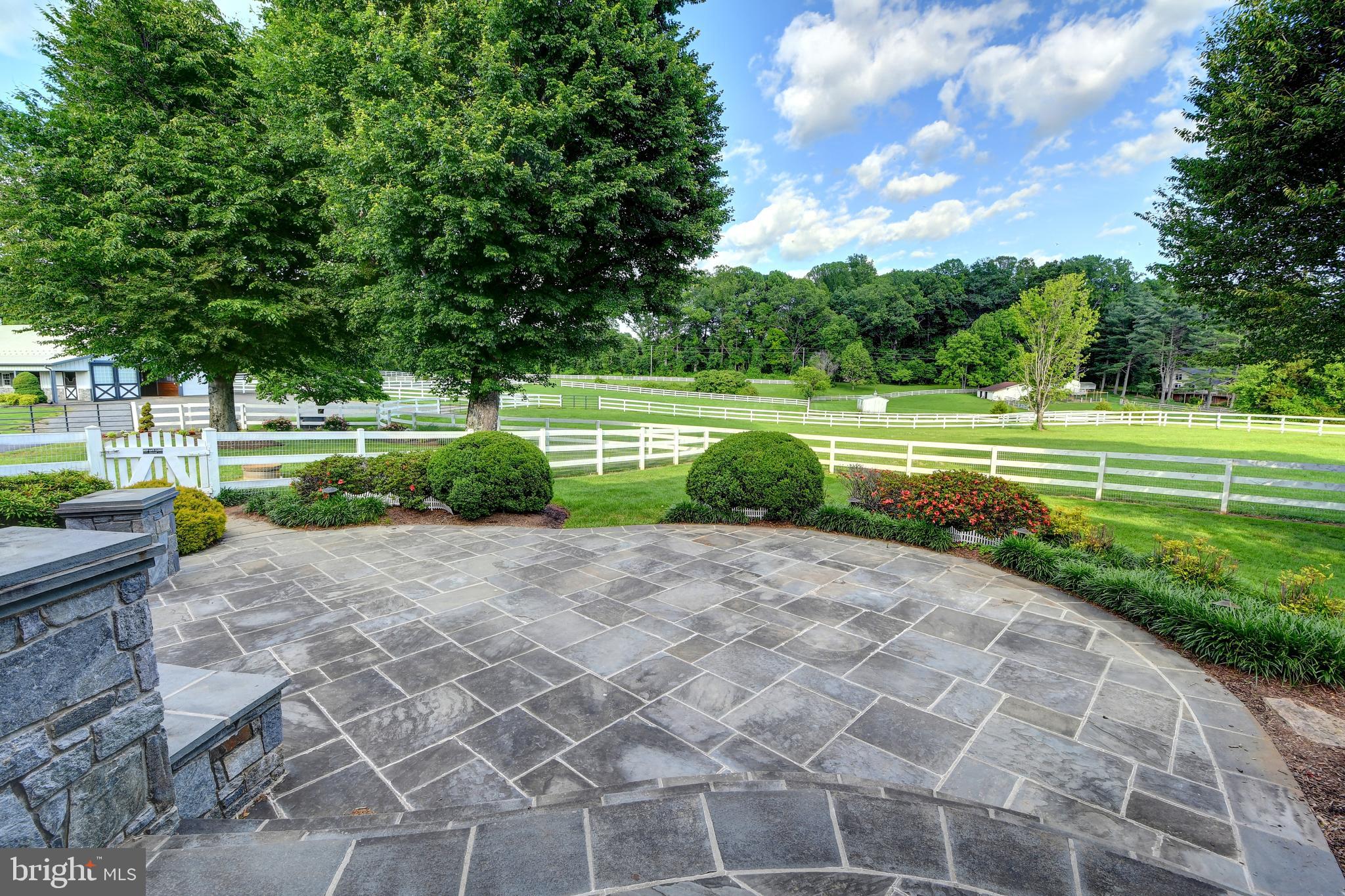 NEAR CLIFTON - Farm