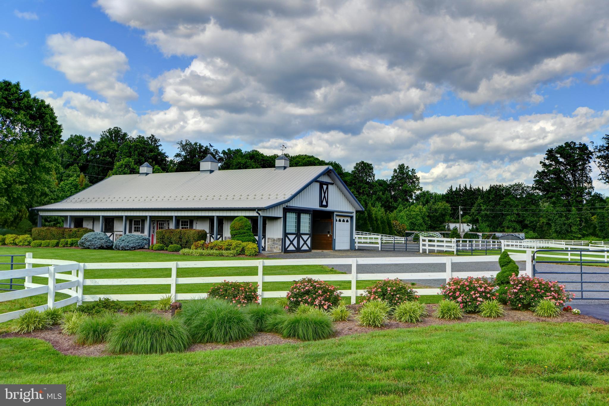 NEAR CLIFTON - Farm