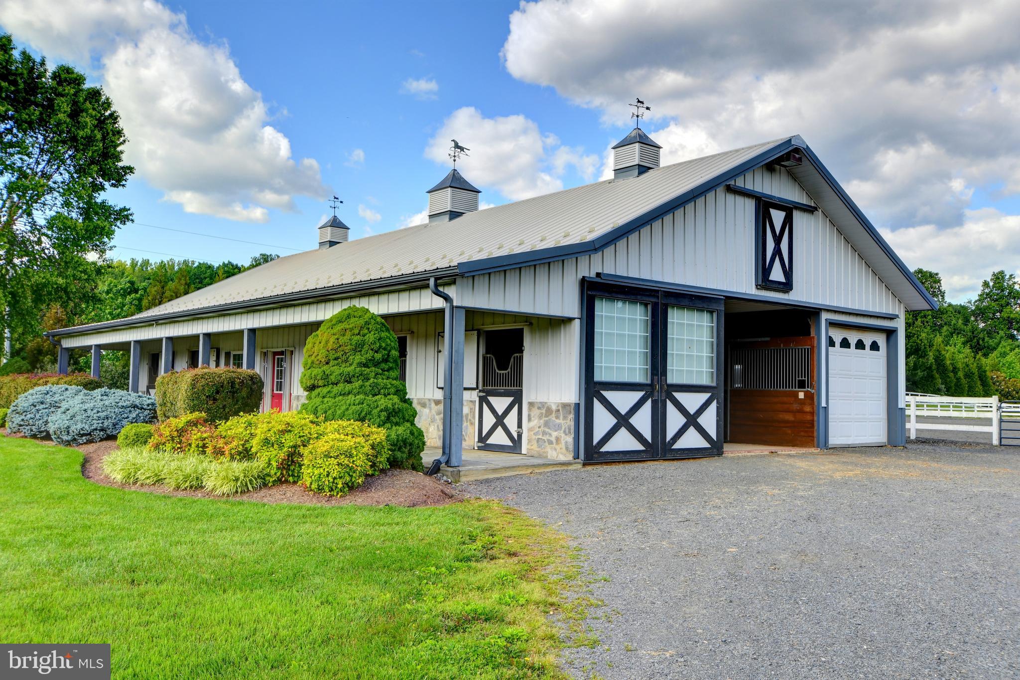 NEAR CLIFTON - Farm