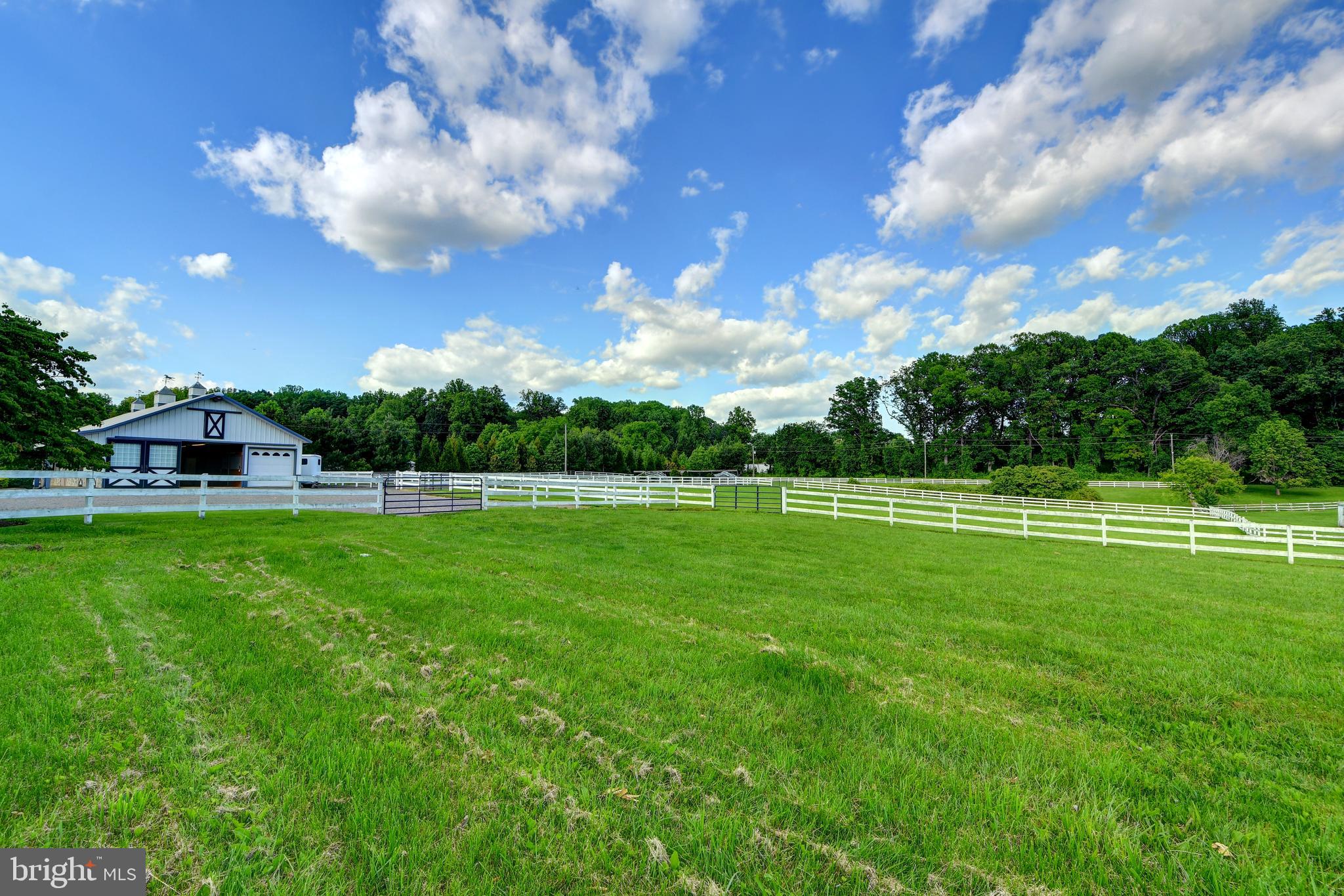 NEAR CLIFTON - Farm