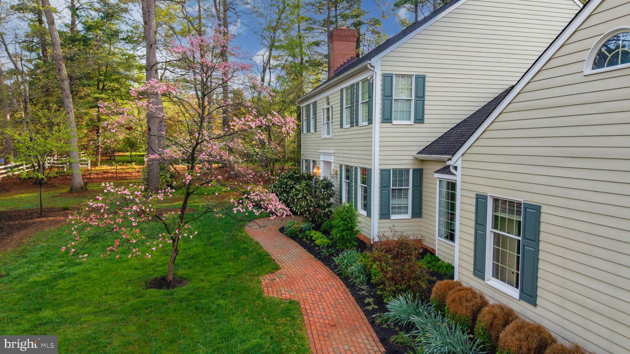 KNOX WOODS - Residential