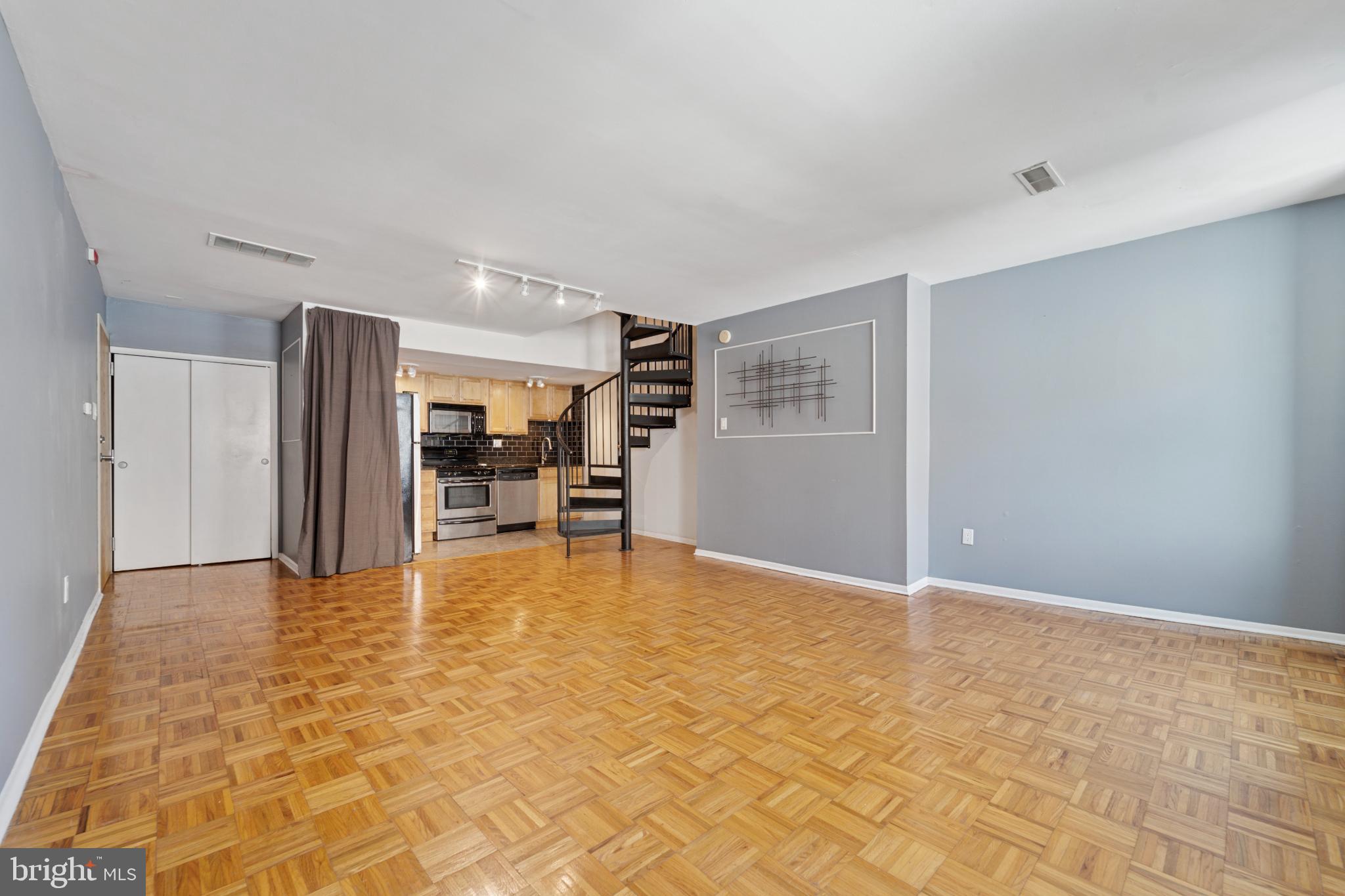 WASHINGTON SQ WEST - Residential