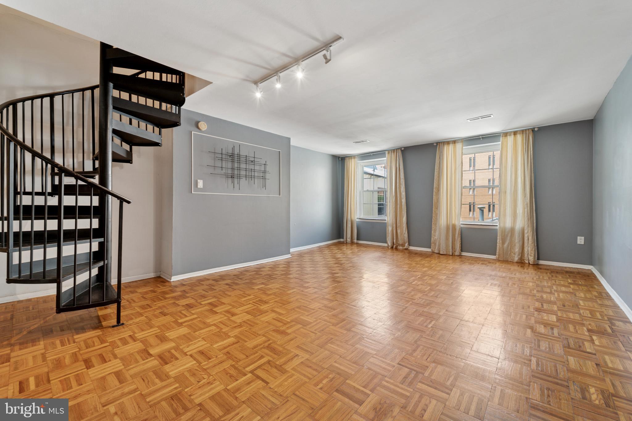 WASHINGTON SQ WEST - Residential