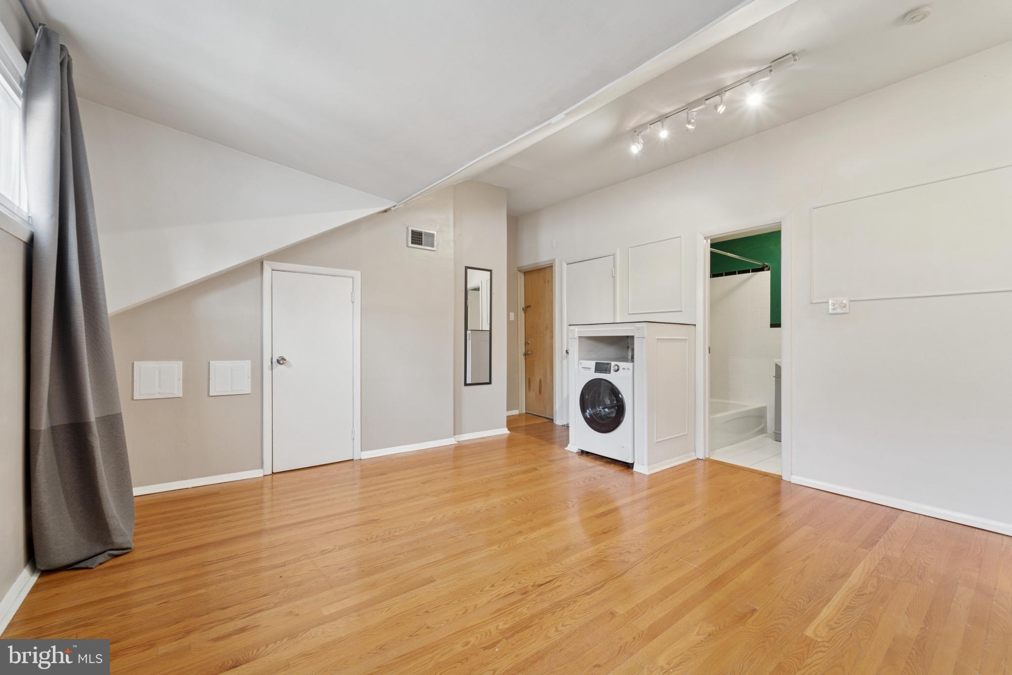WASHINGTON SQ WEST - Residential