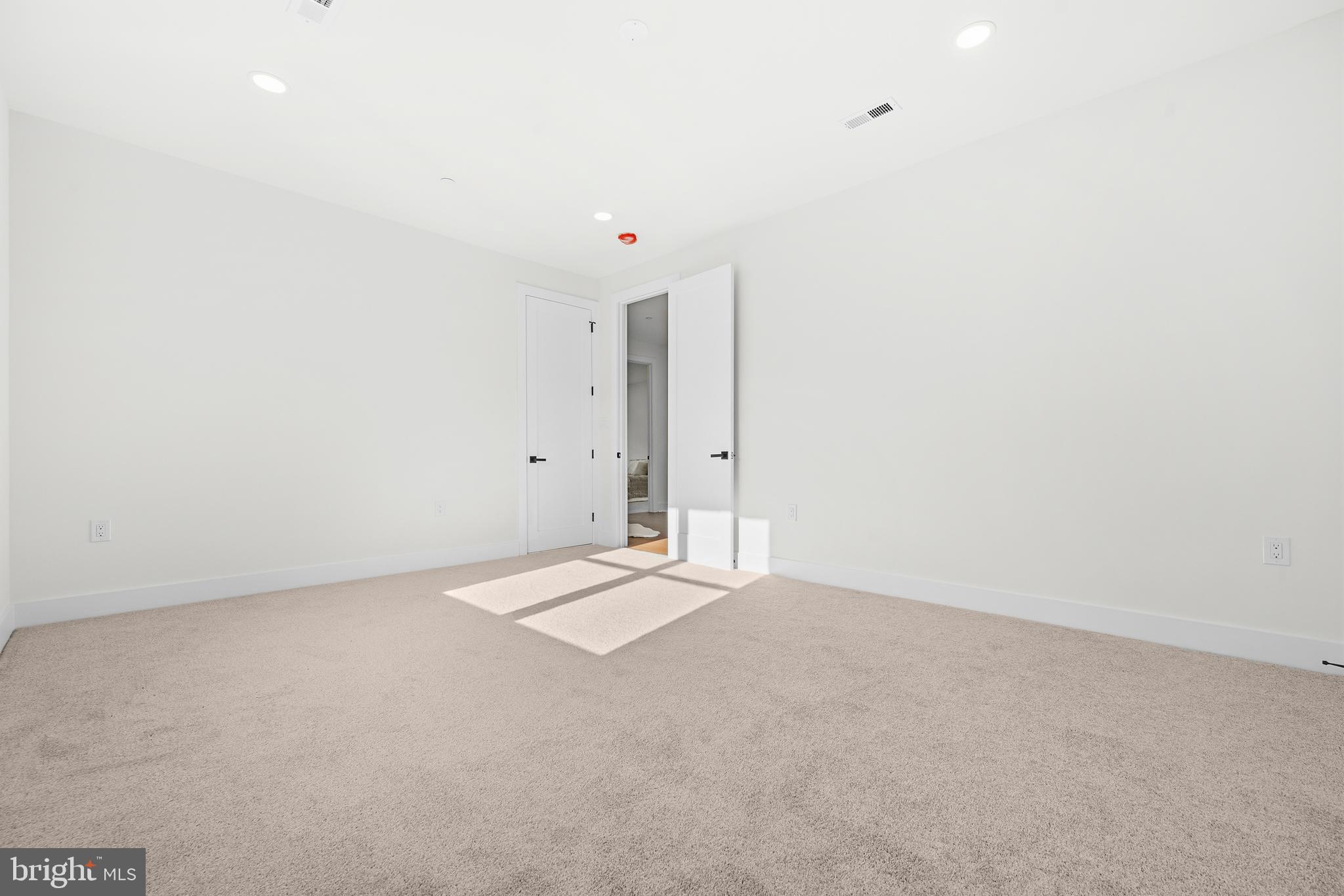 KENSINGTON VIEW - Residential
