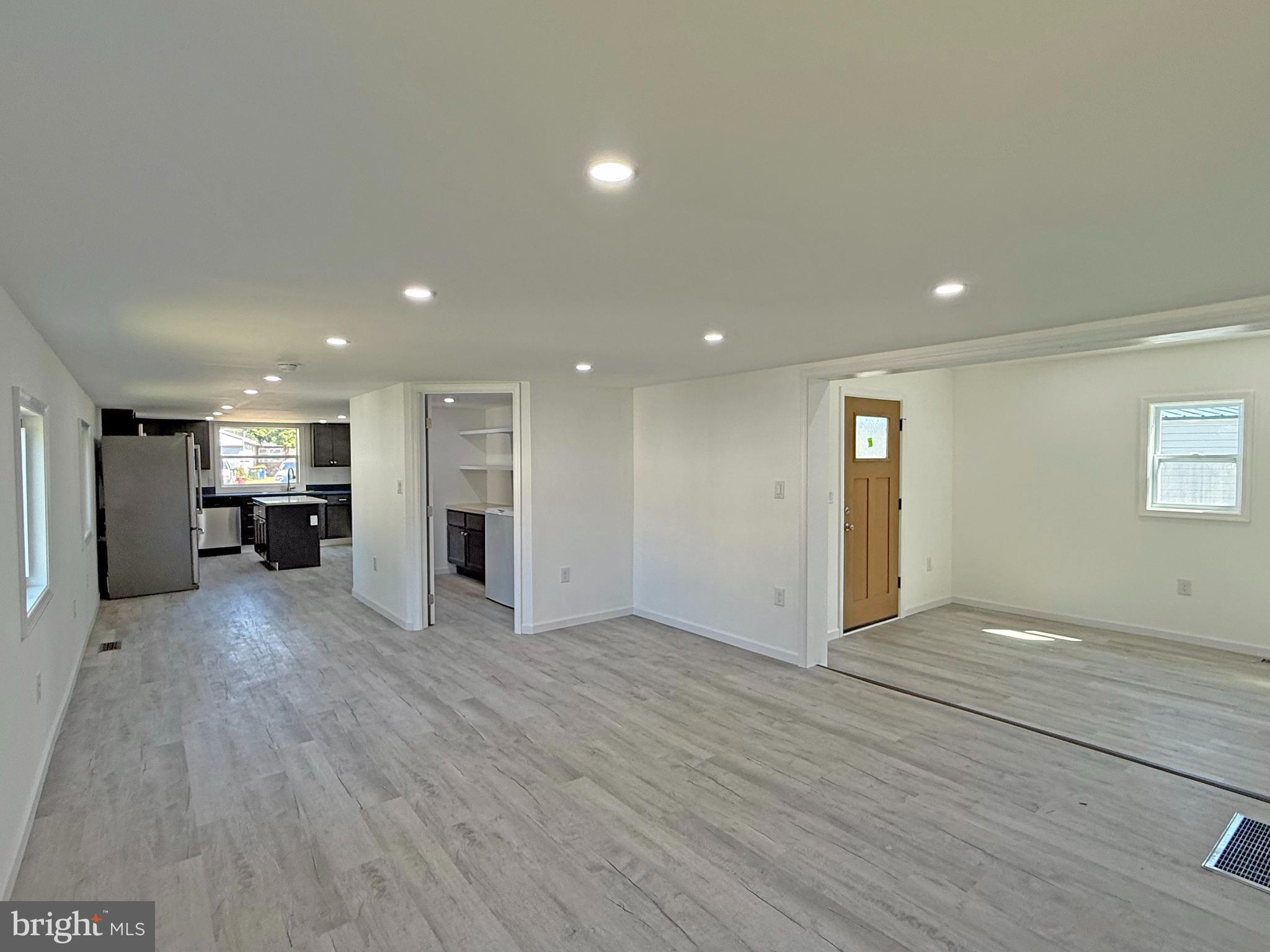 ANGOLA BEACH - Residential