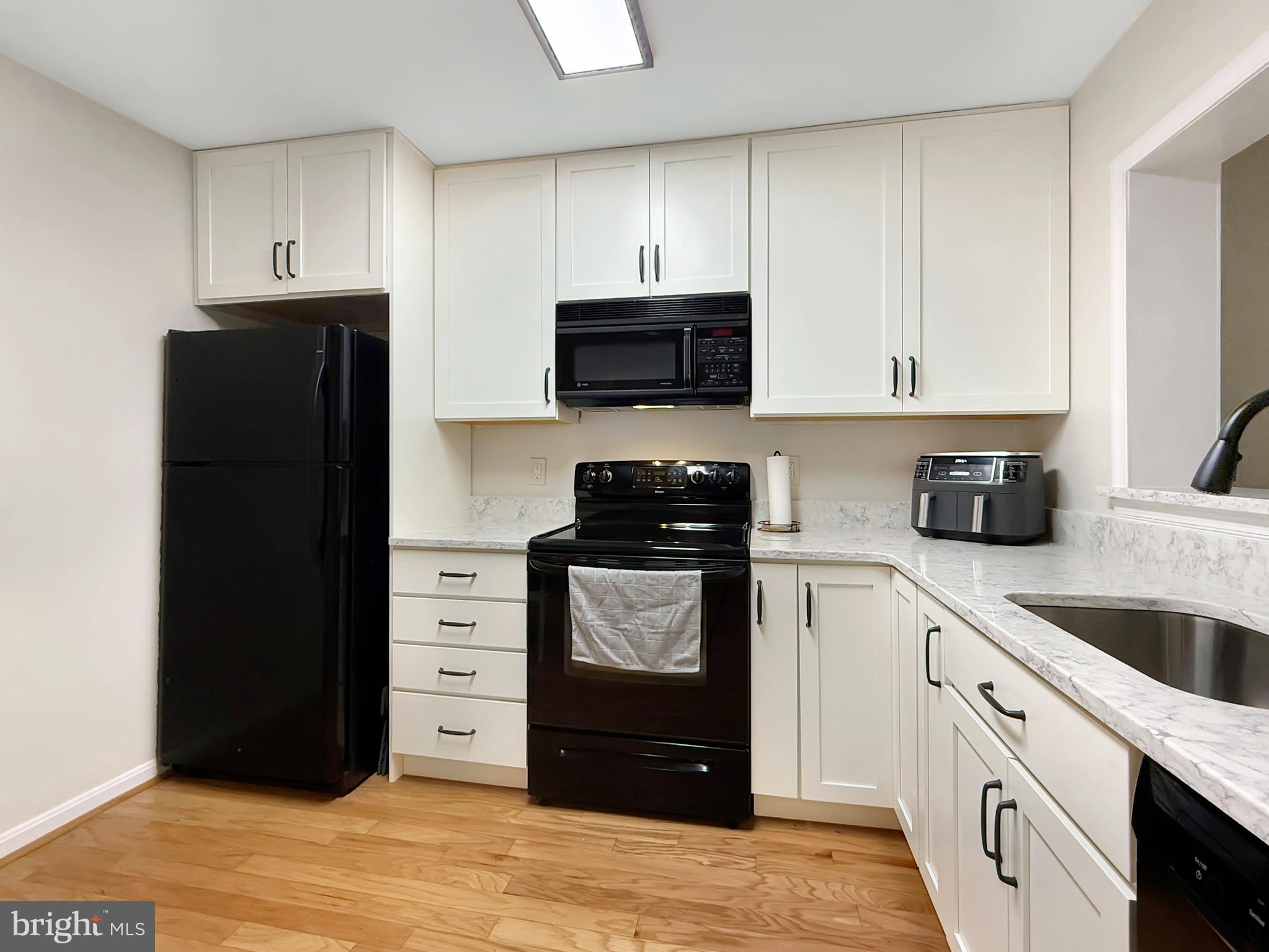HOMELAND VILLAGE - Residential