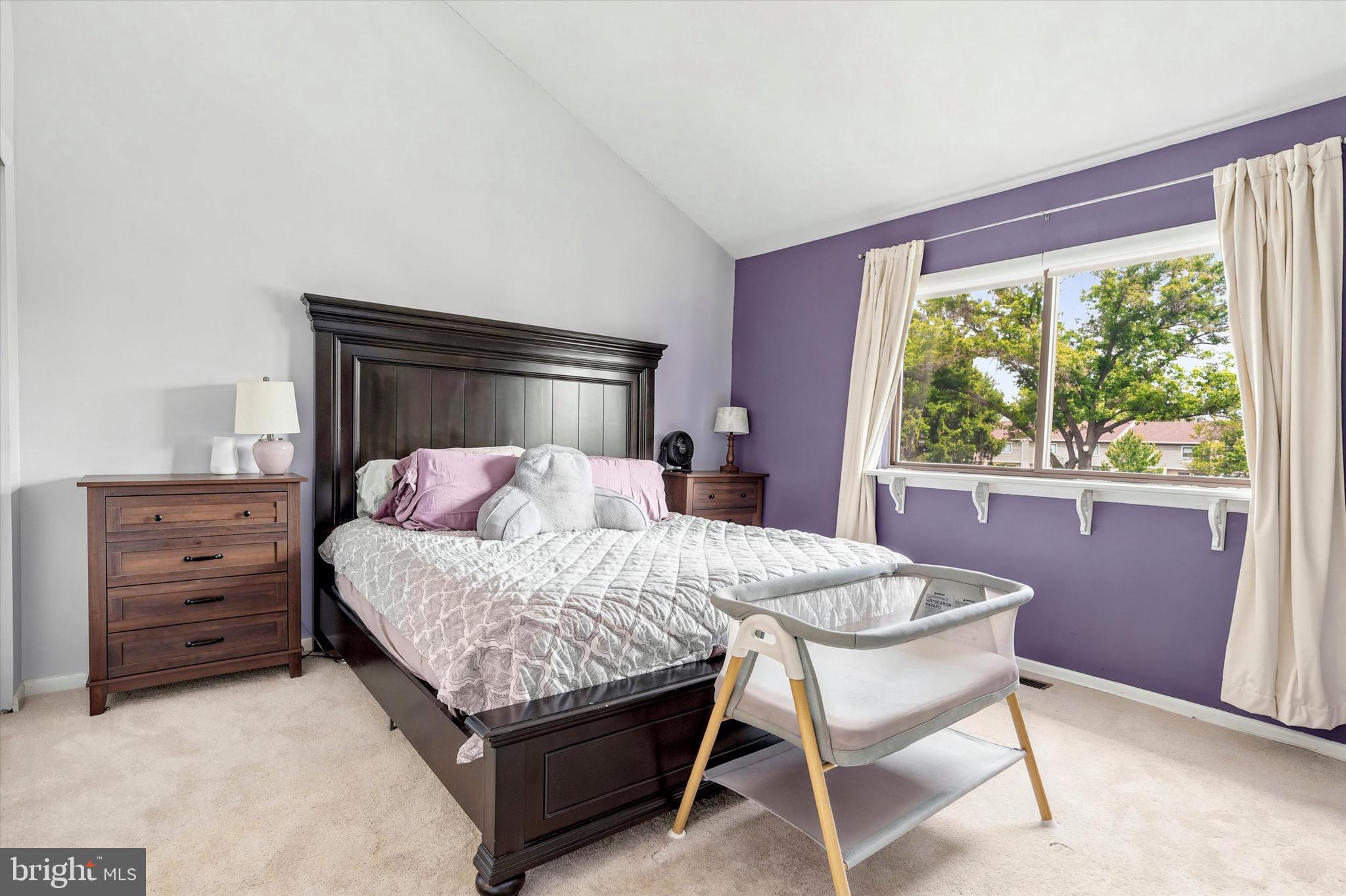 SAW MILL VALLEY - Residential