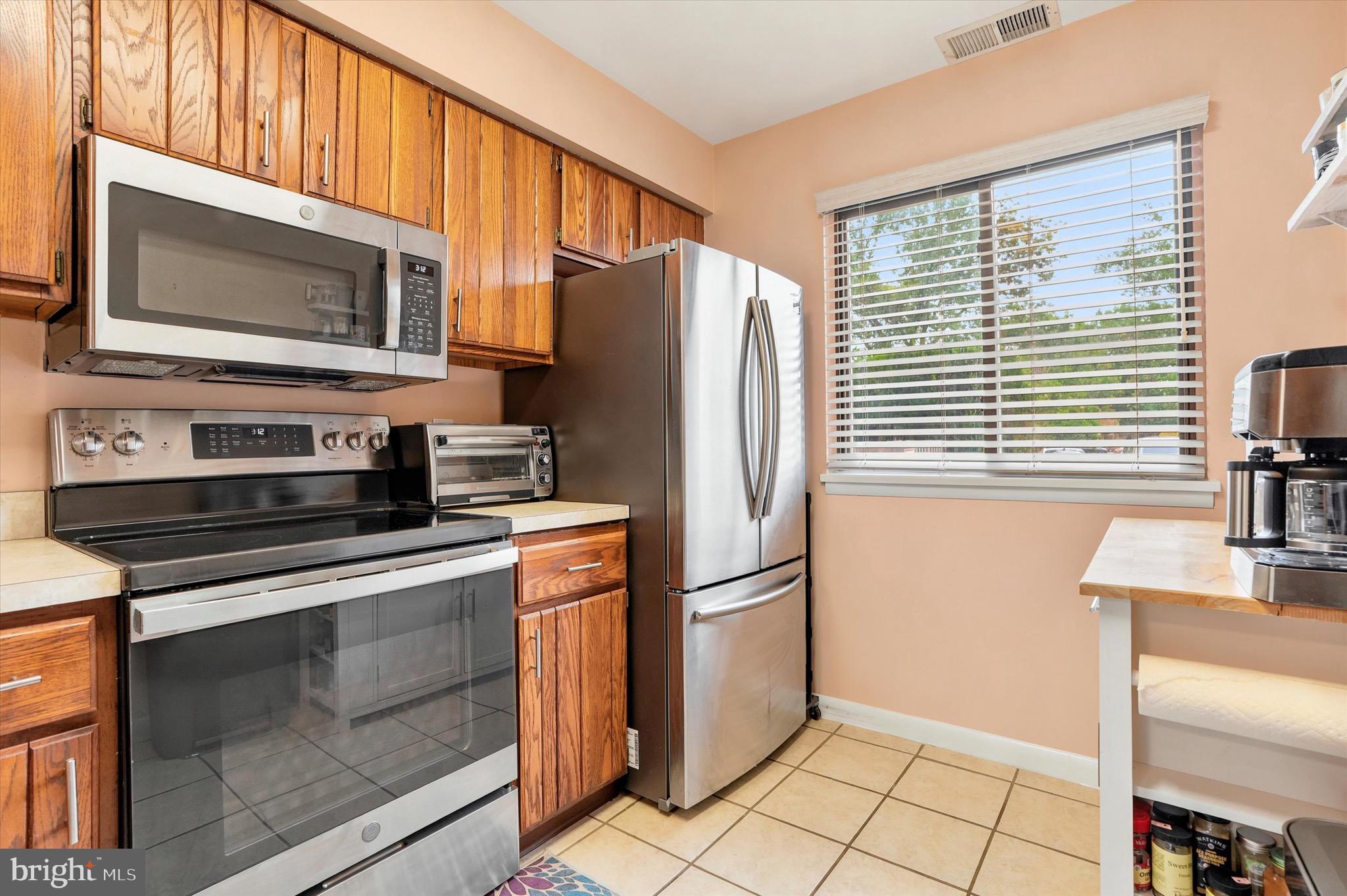 SAW MILL VALLEY - Residential