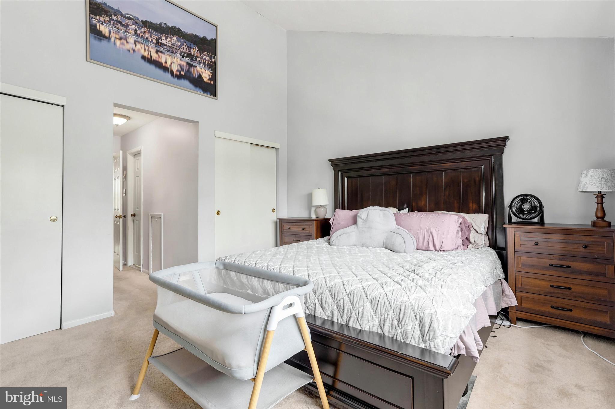 SAW MILL VALLEY - Residential