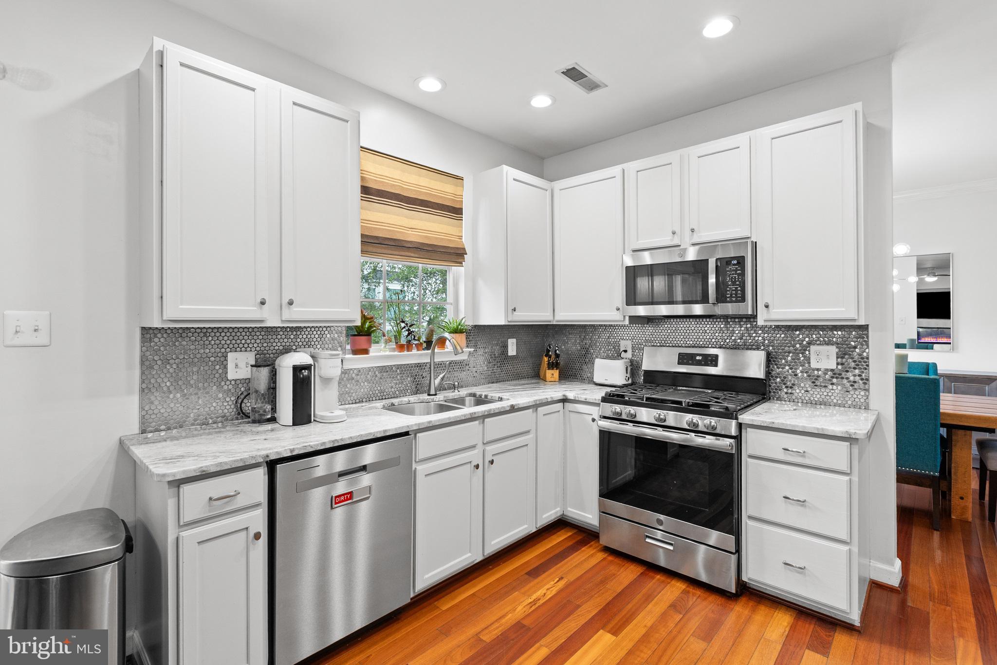 CHAPMAN FARM AT CROFTON - Residential