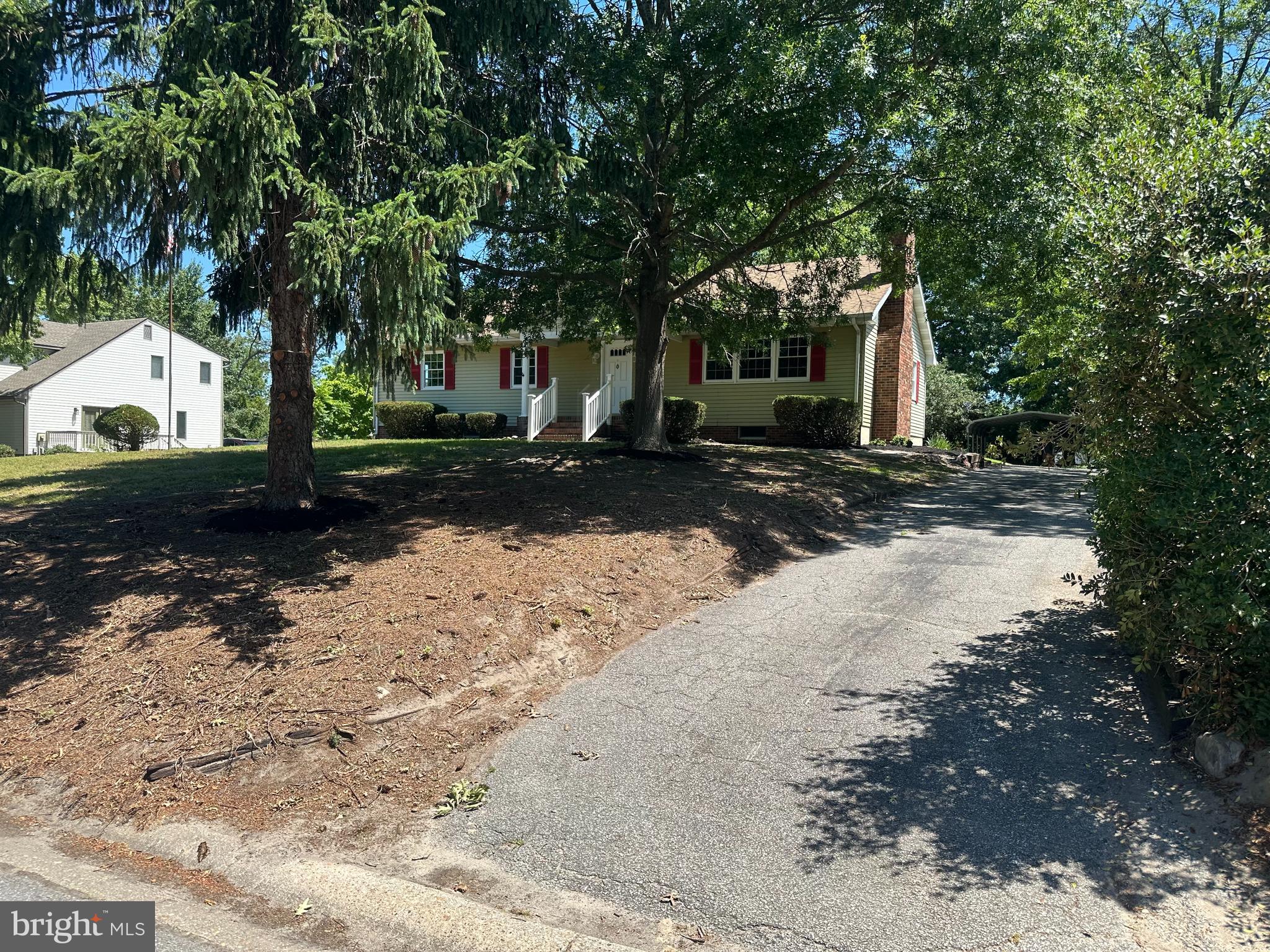 WESTBURY ACRES - Residential