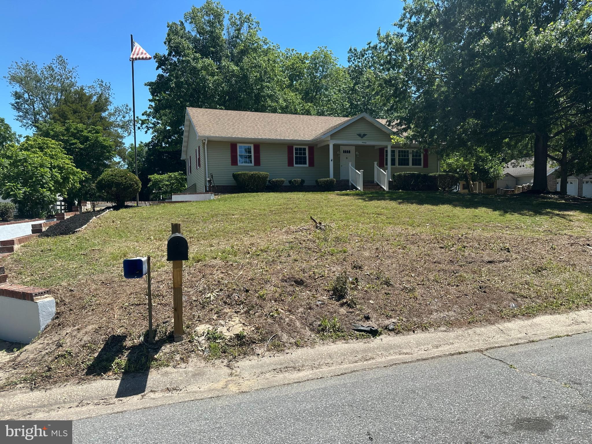 WESTBURY ACRES - Residential