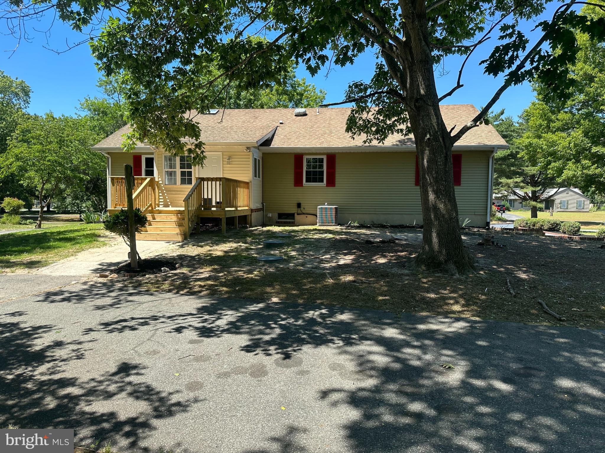 WESTBURY ACRES - Residential