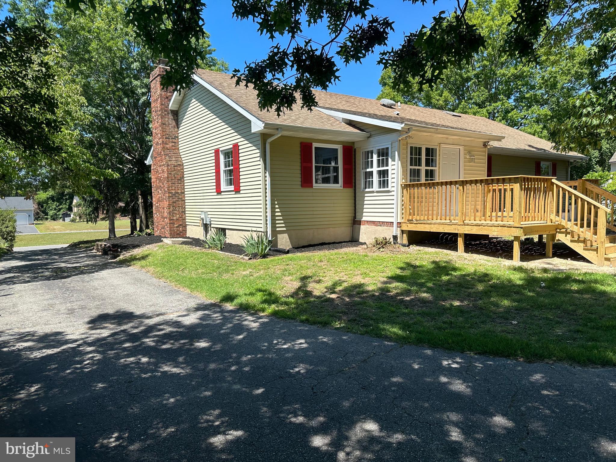 WESTBURY ACRES - Residential