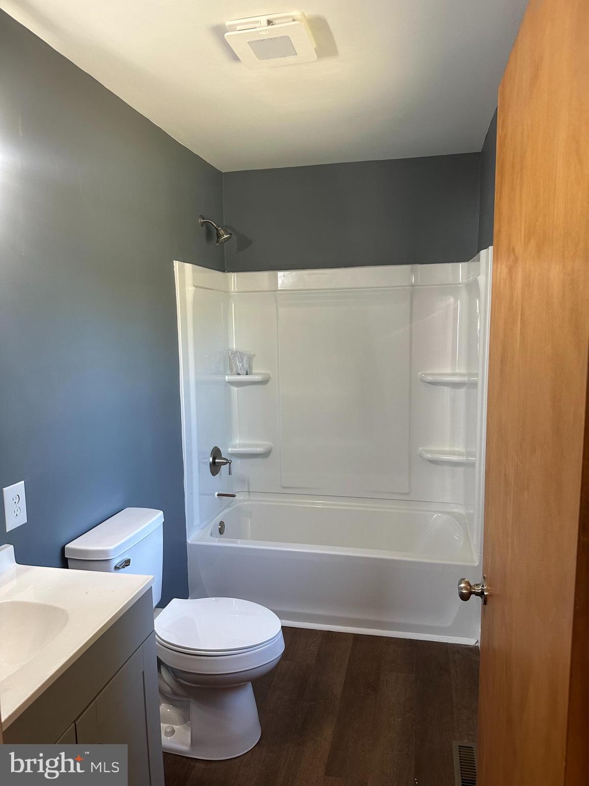 WESTBURY ACRES - Residential