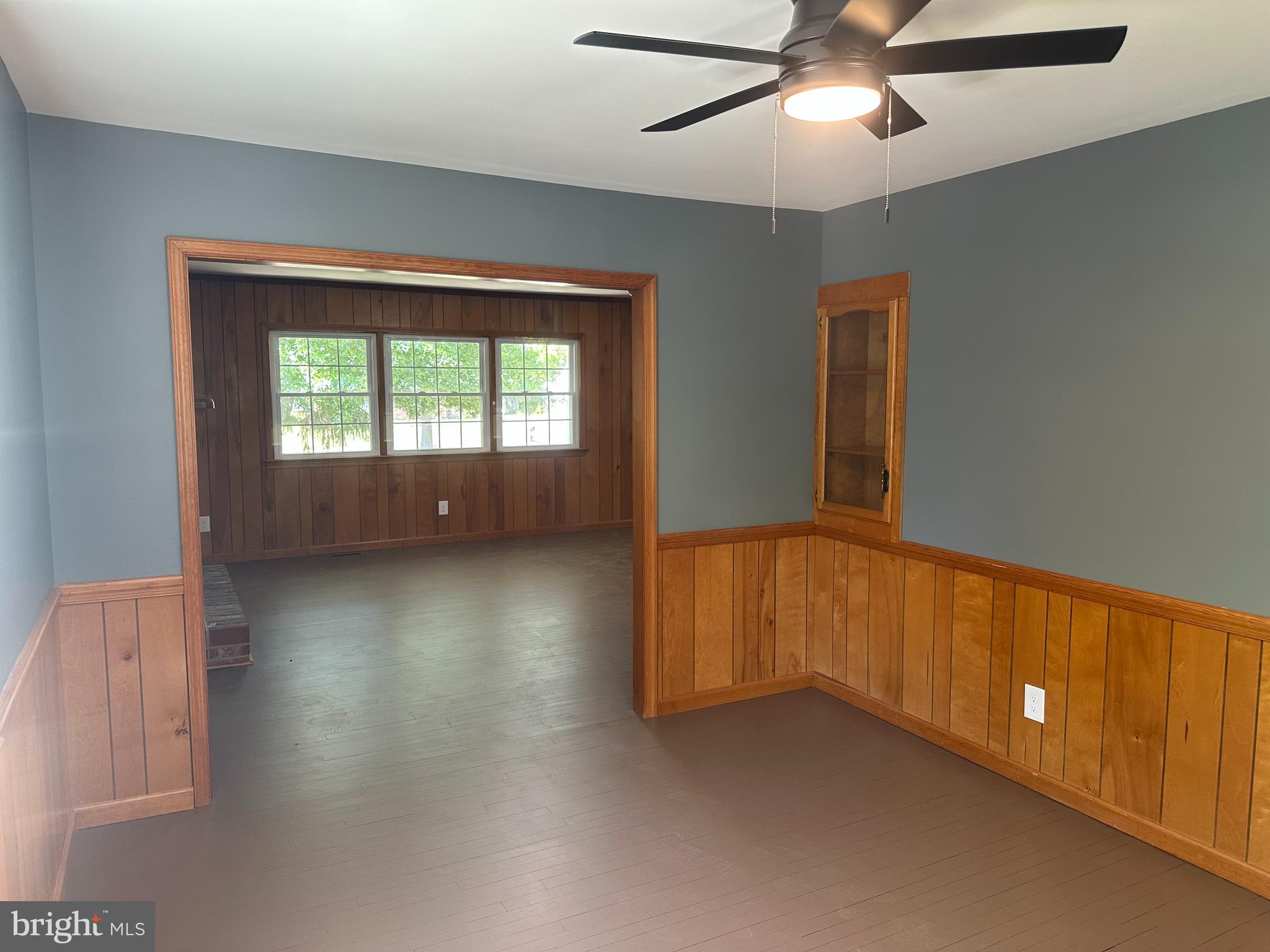 WESTBURY ACRES - Residential