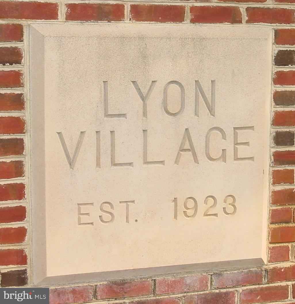 LYON VILLAGE - Residential