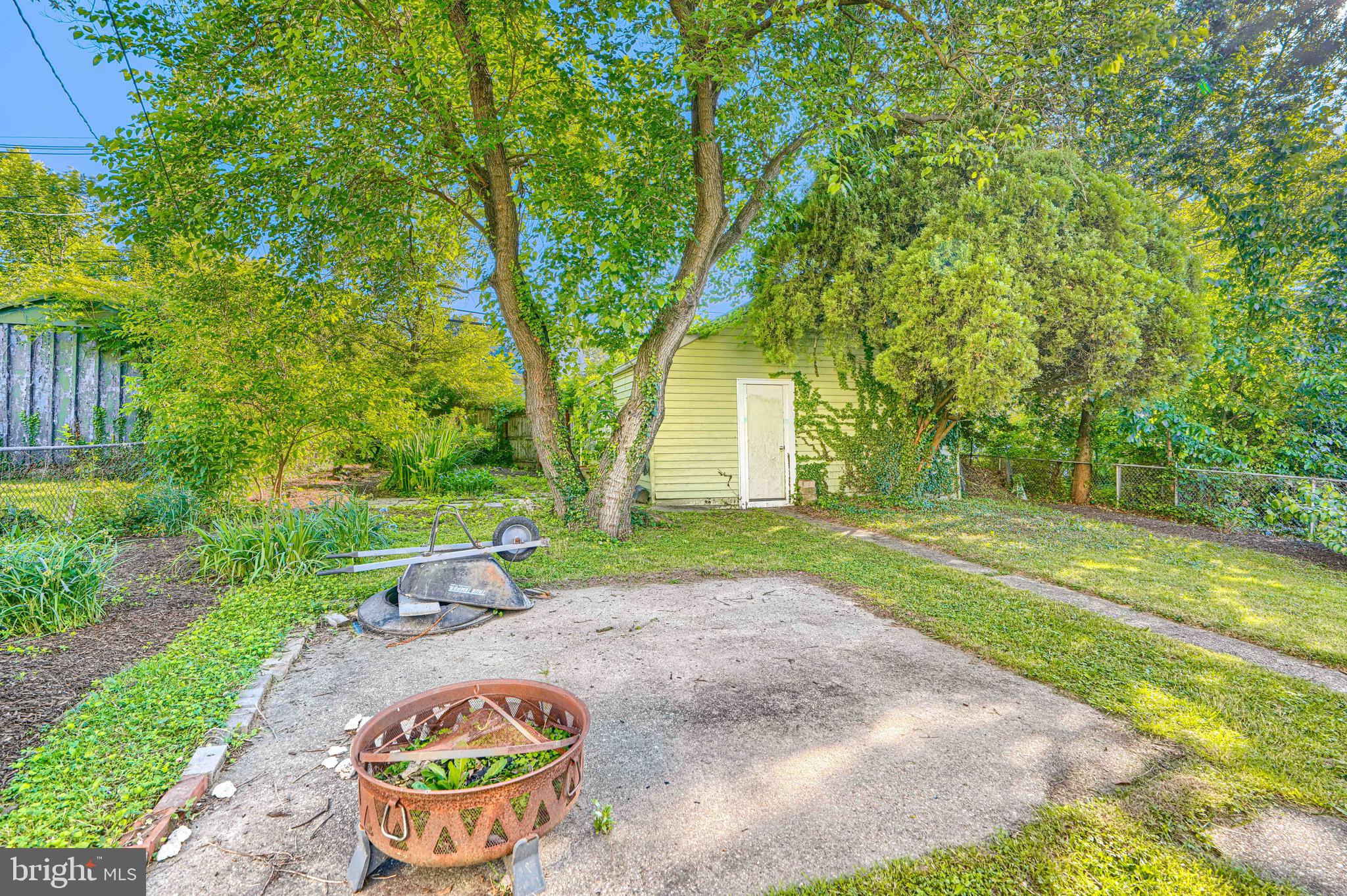 LAURAVILLE HISTORIC DISTRICT - Residential
