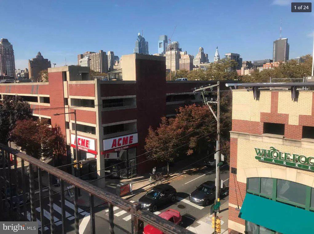 Amazing location  with unparalleled convenience.

2 to 3 bedrooms, two full baths and roof deck and fireplace.

1 month free on 15 month lease (applied to 13th month).
