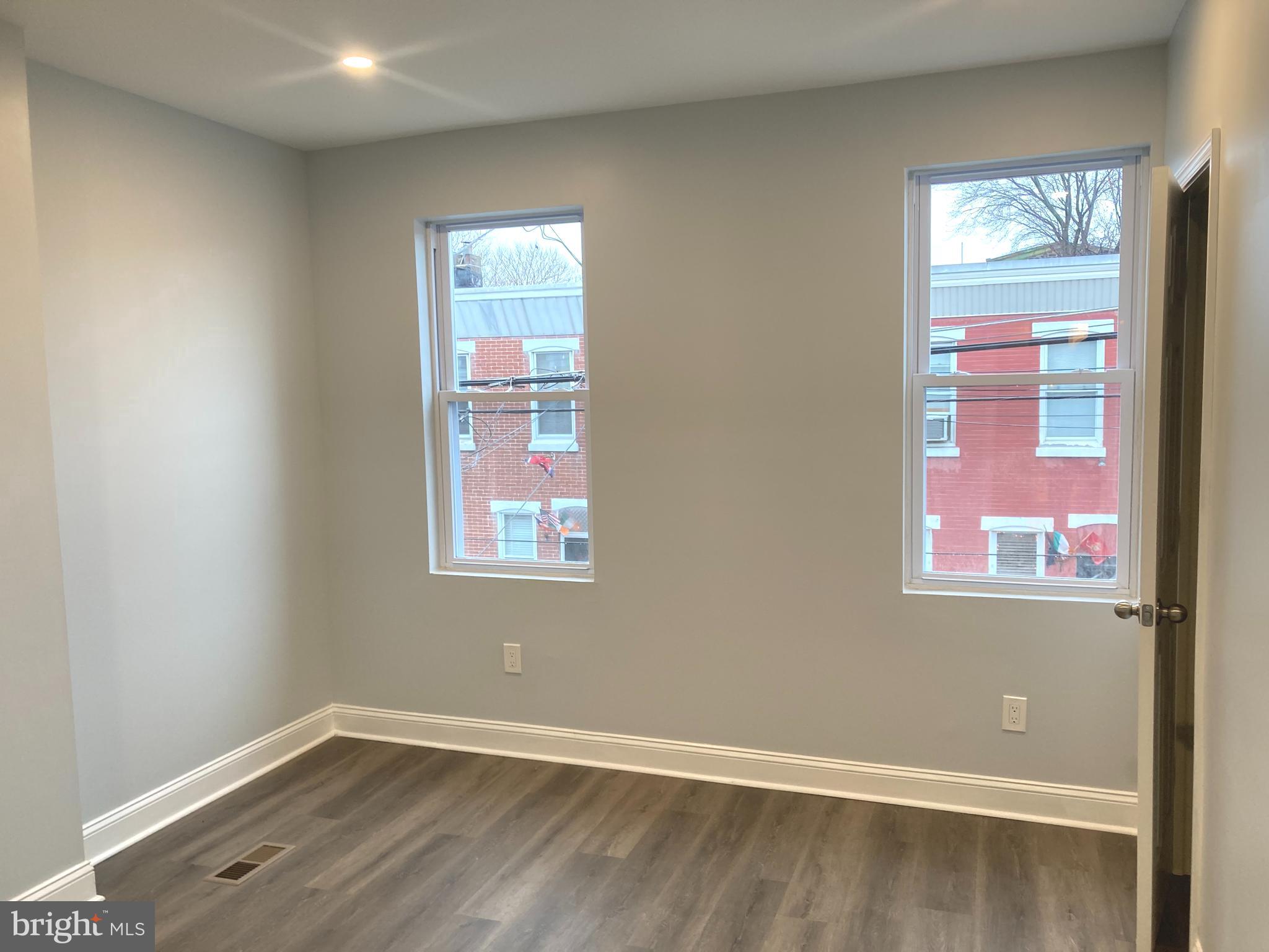 PORT RICHMOND - Residential