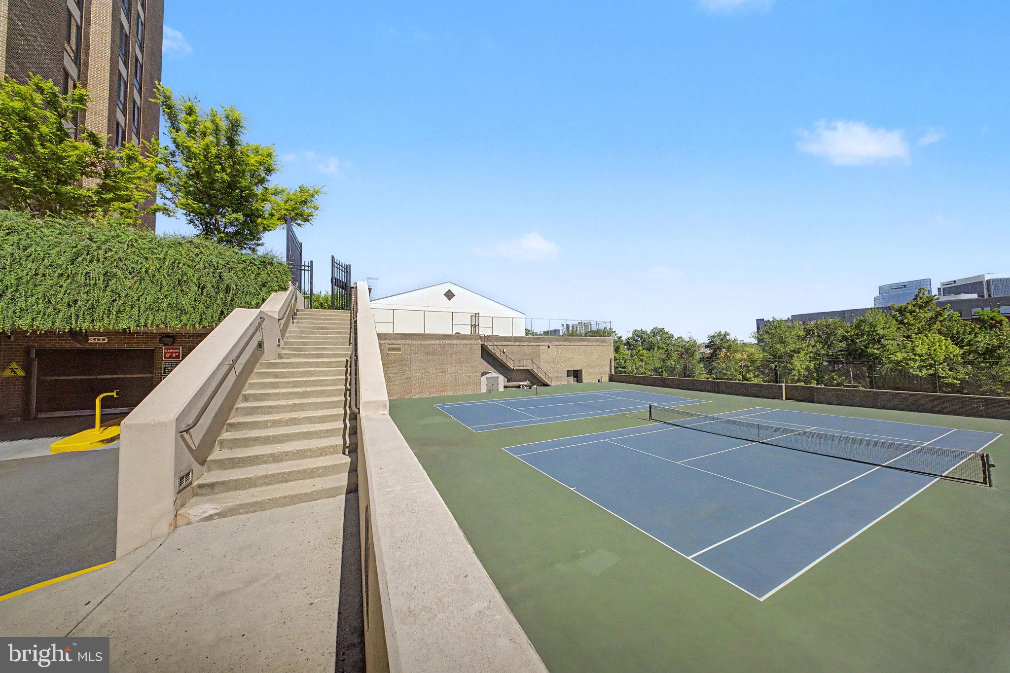 REGENCY AT MCLEAN - Residential