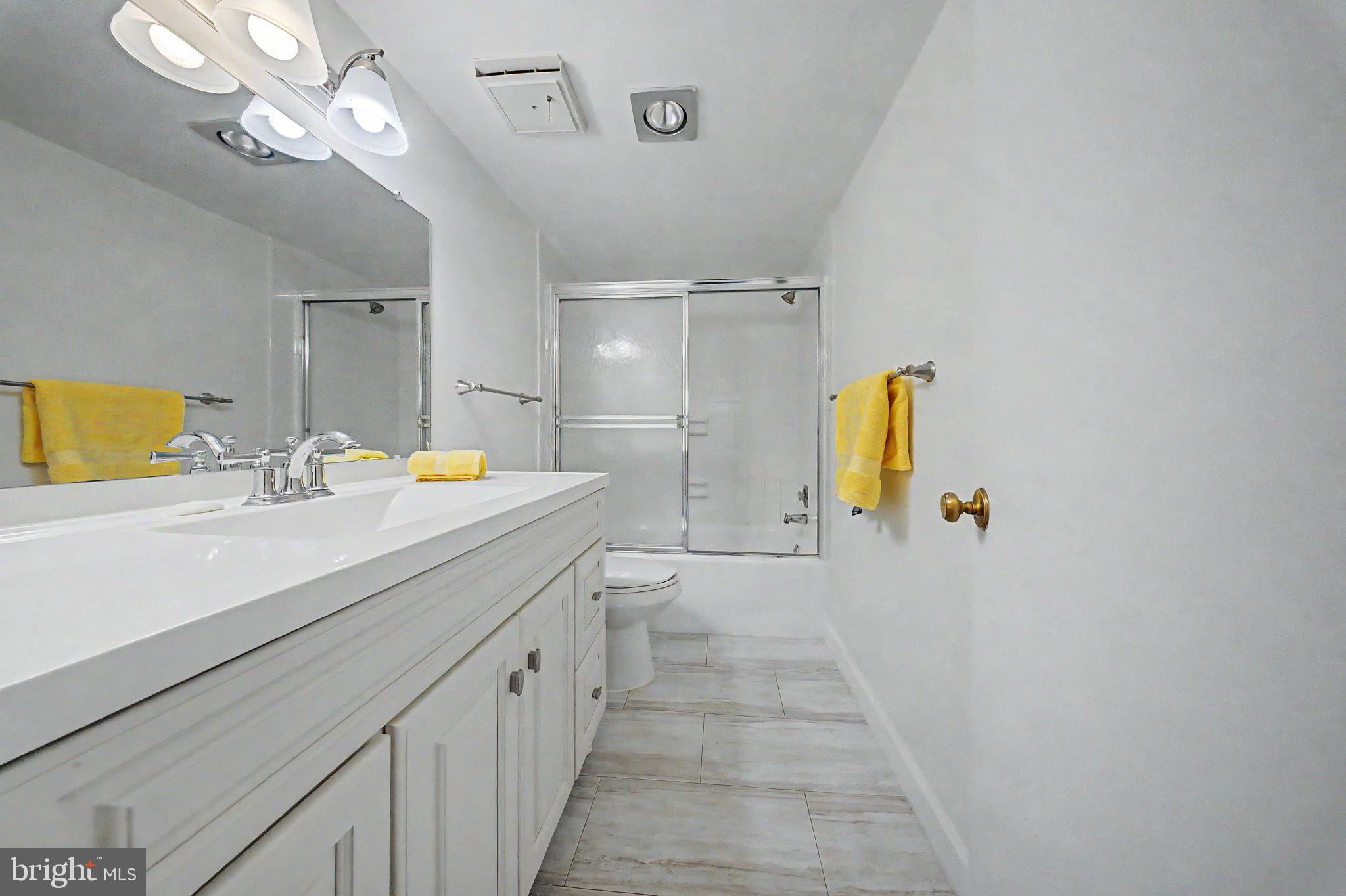 REGENCY AT MCLEAN - Residential