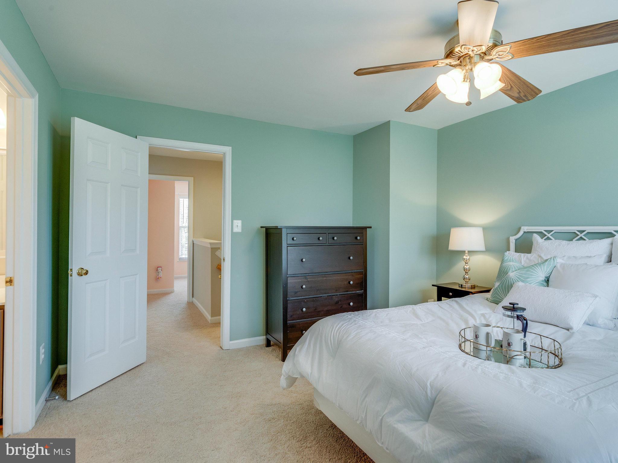 ASHBURN FARM - Residential