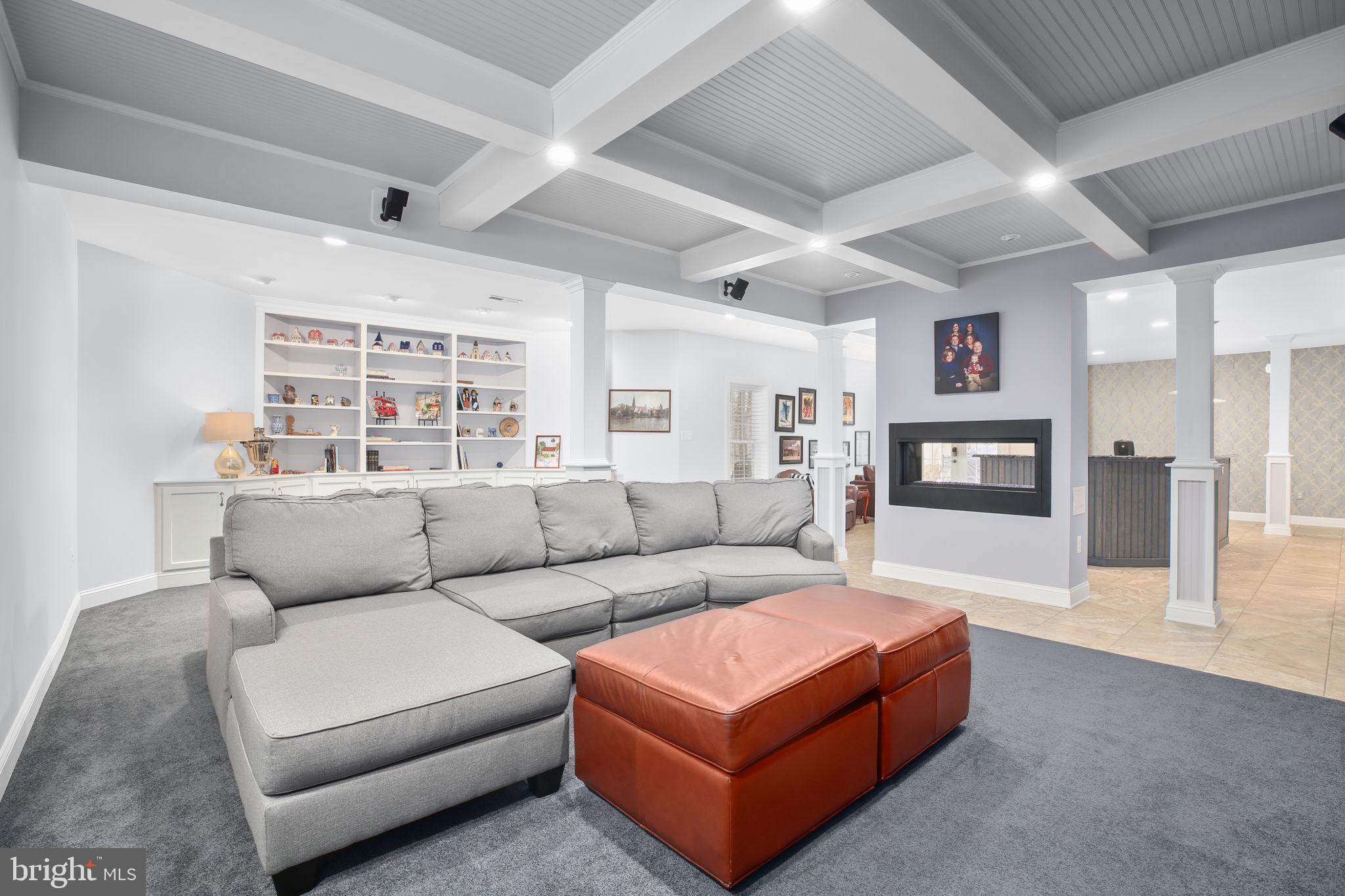 SMITH LAKE ESTATES - Residential