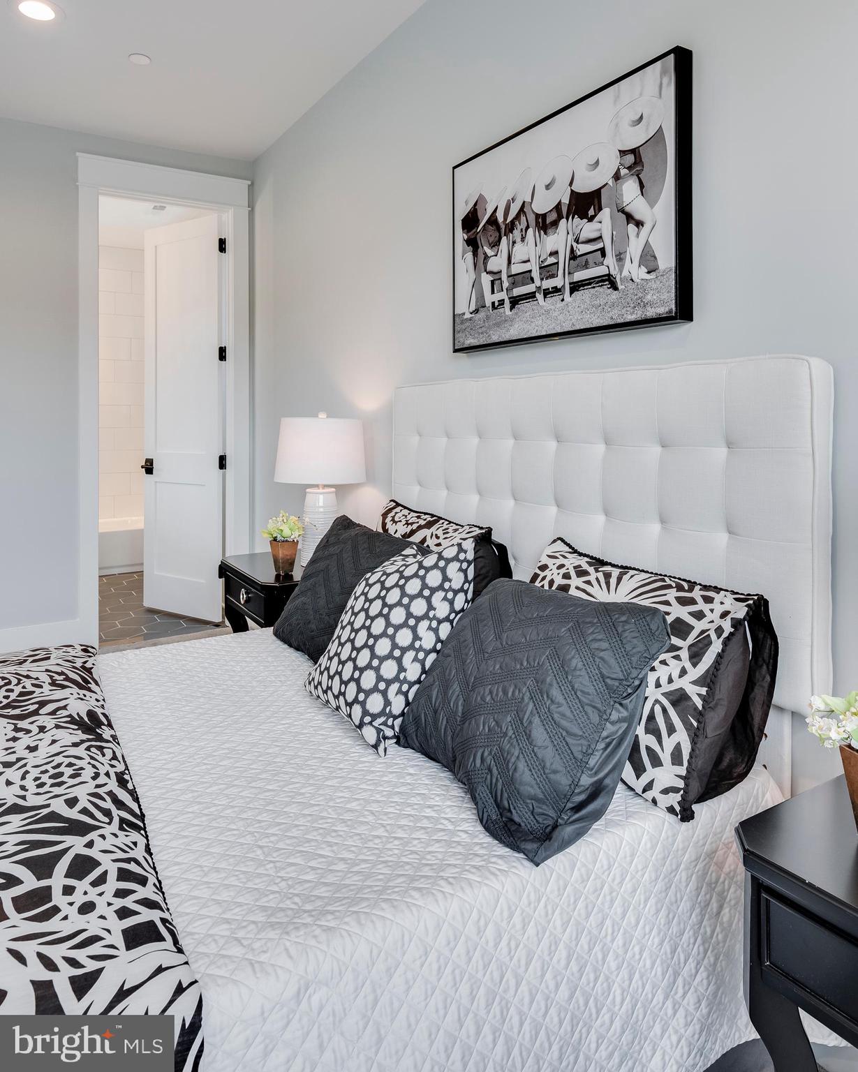 BROADWATER BEACH - Residential