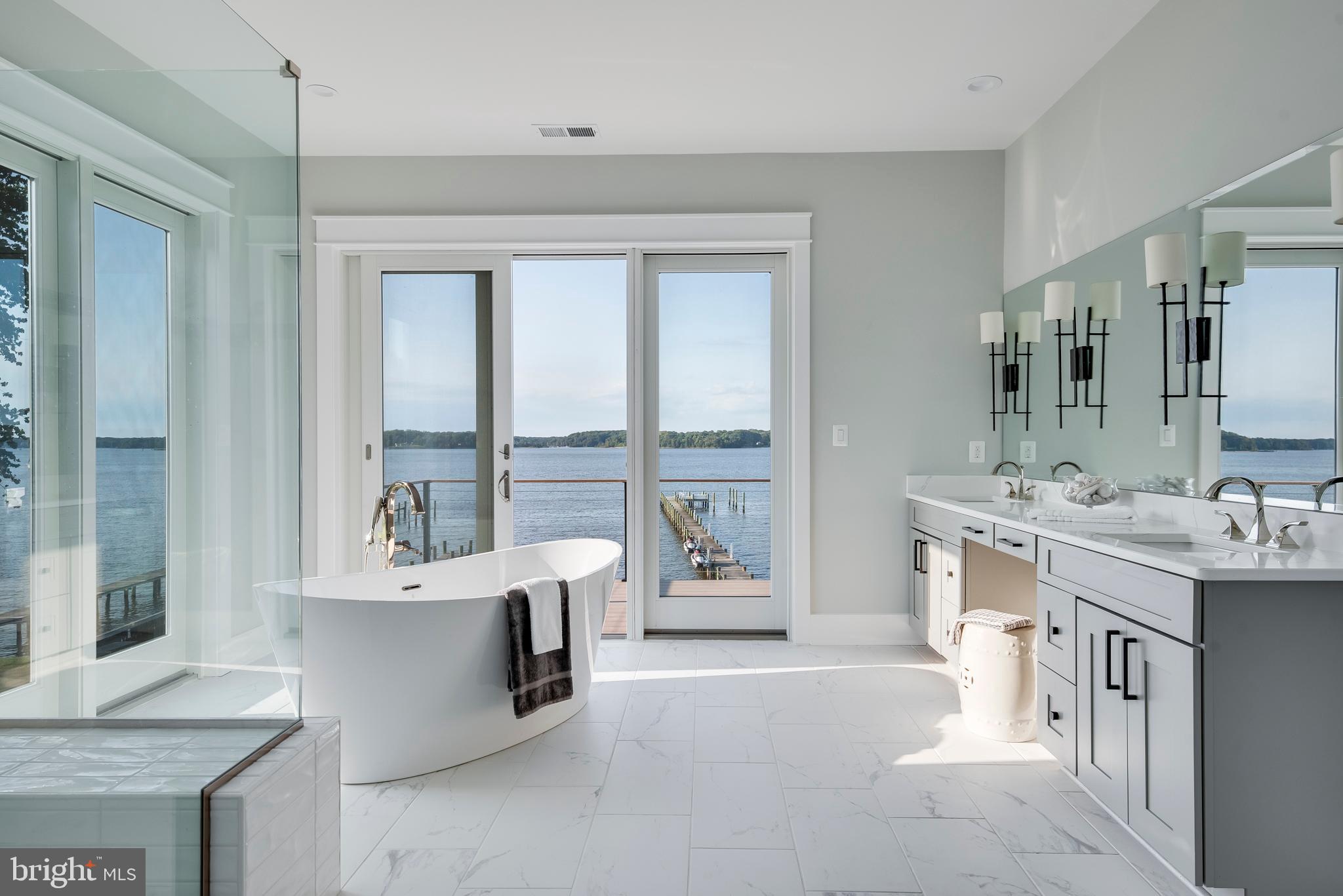 BROADWATER BEACH - Residential