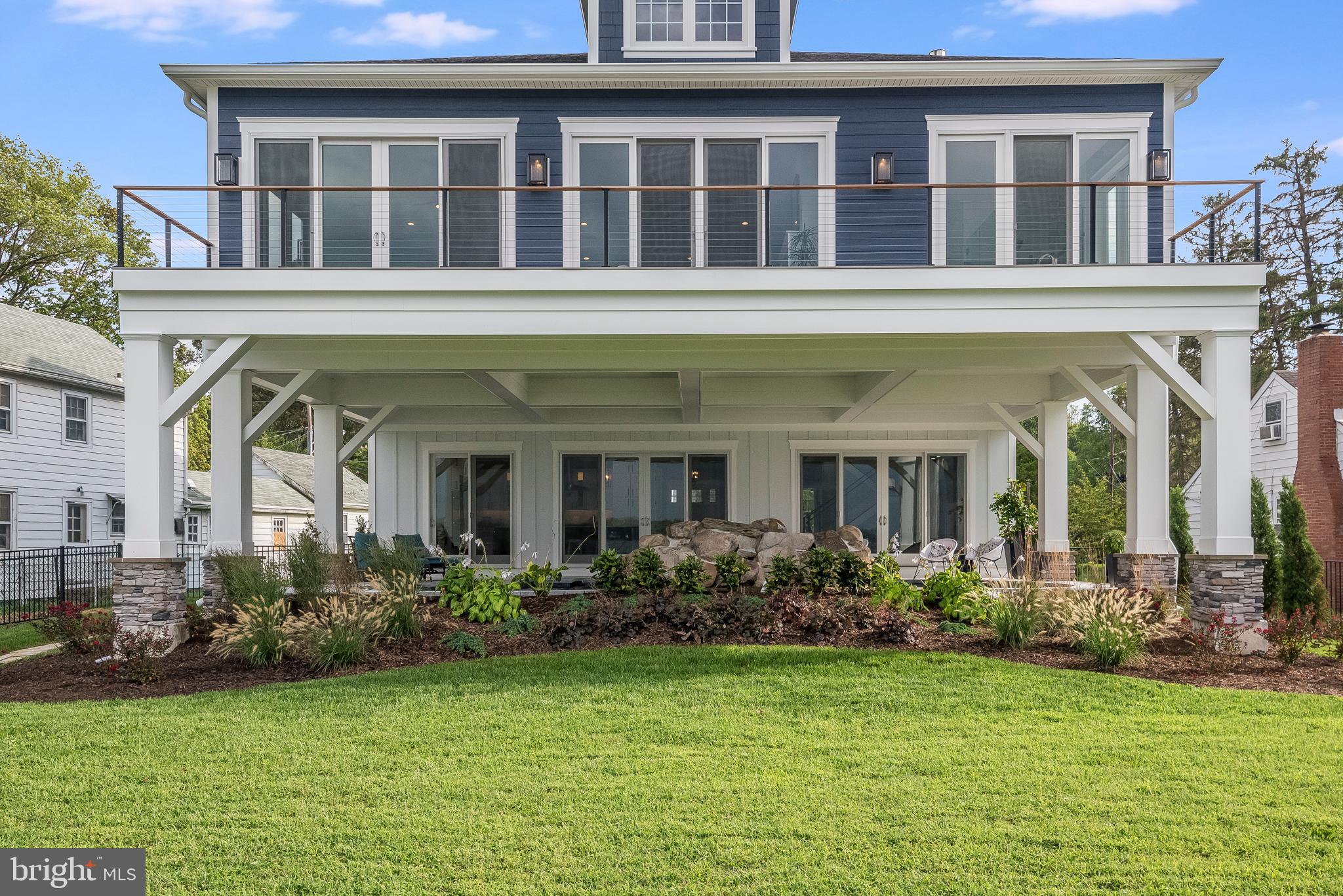 BROADWATER BEACH - Residential