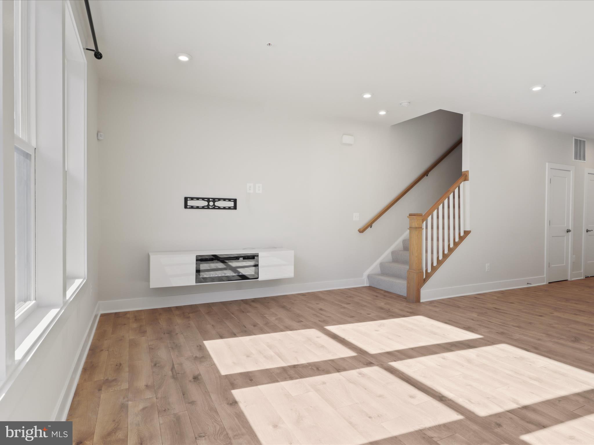 TALL OAKS - Residential Lease
